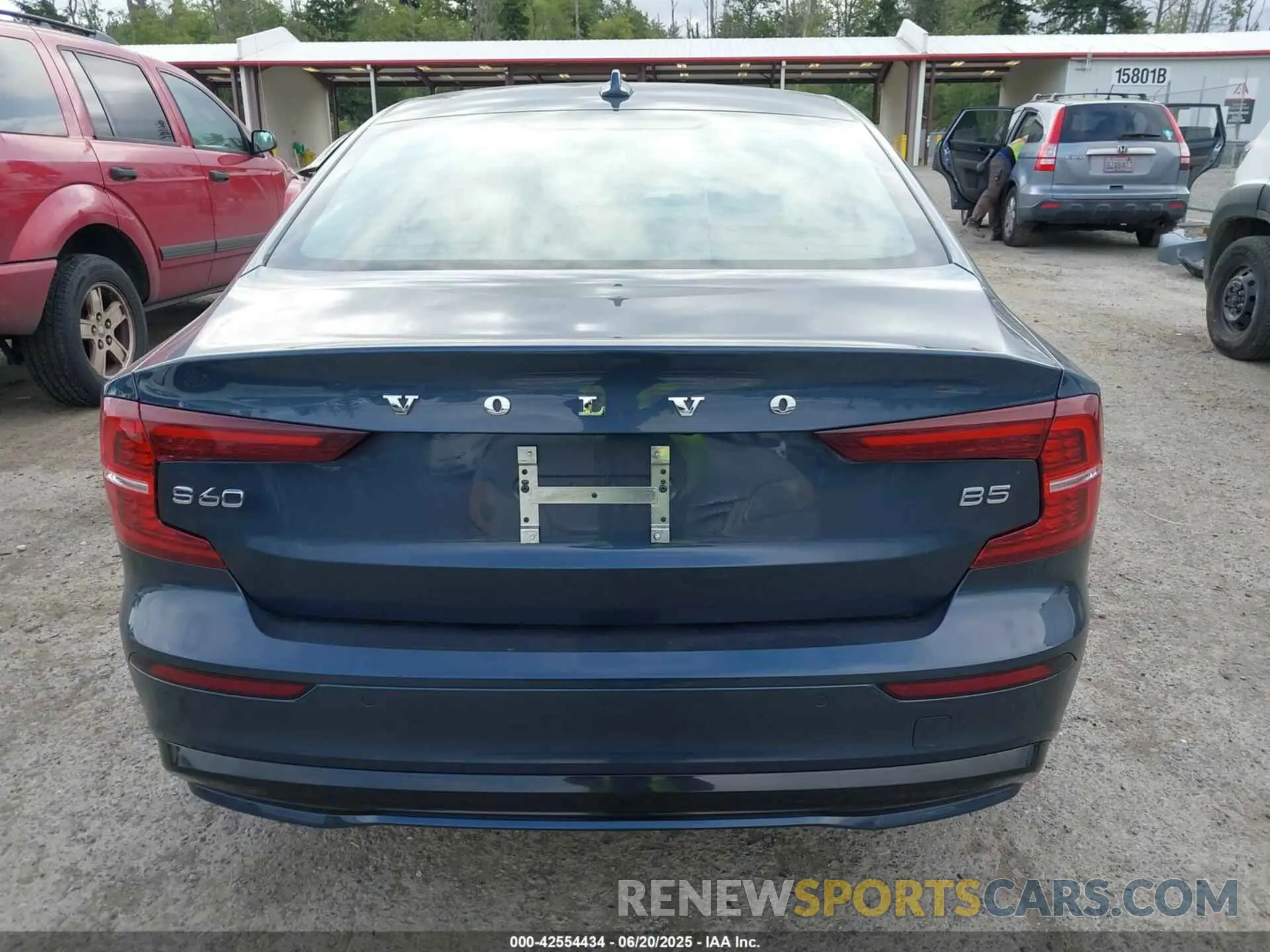 16 Photograph of a damaged car 7JRL12FL0RG280760 VOLVO S60 2024