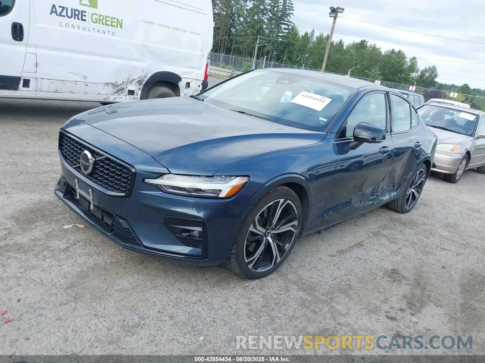2 Photograph of a damaged car 7JRL12FL0RG280760 VOLVO S60 2024