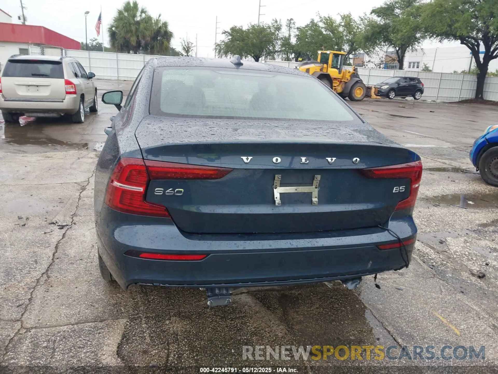 16 Photograph of a damaged car 7JRL12FL8RG295491 VOLVO S60 2024