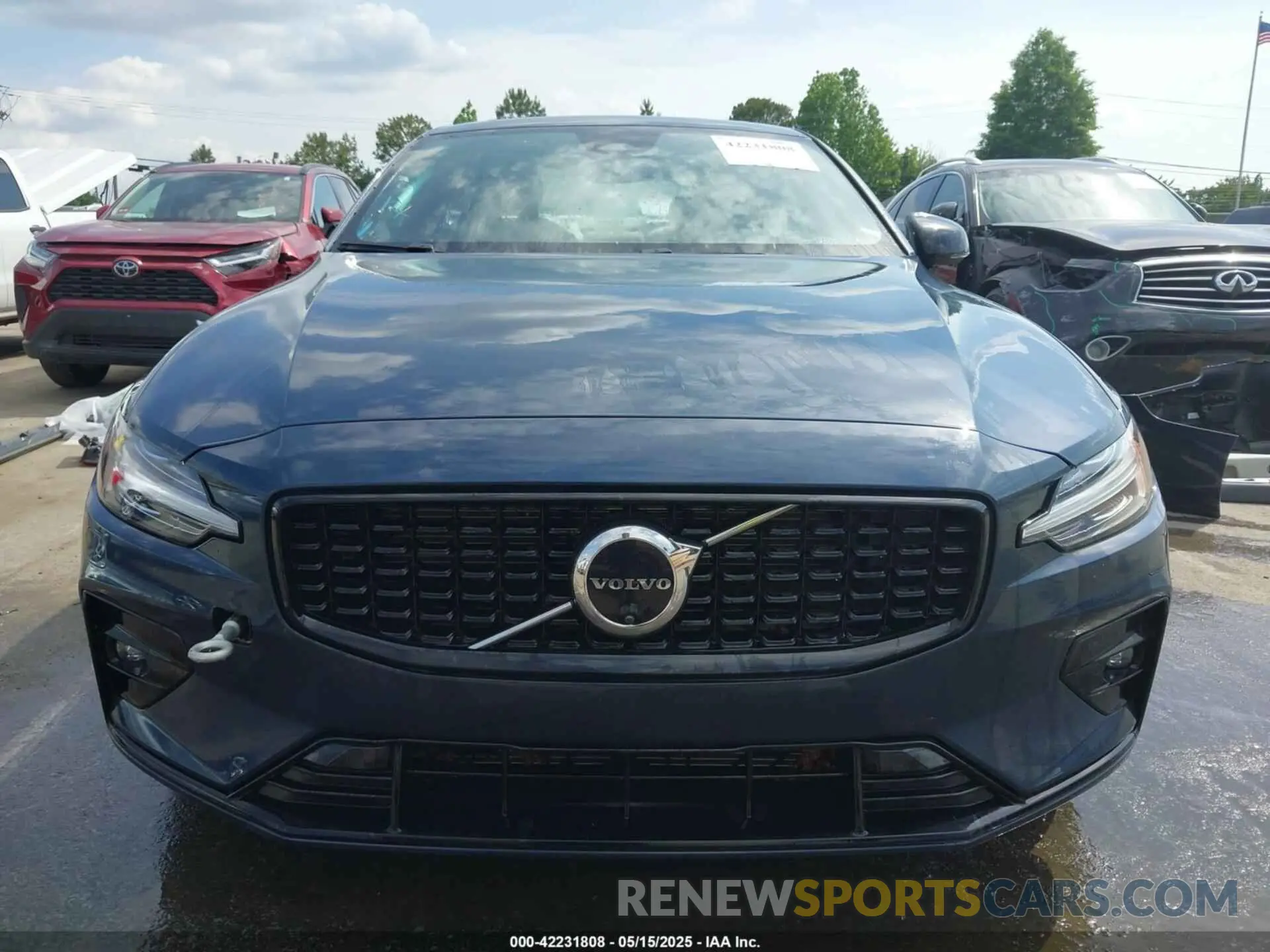 13 Photograph of a damaged car 7JRL12FL9RG294057 VOLVO S60 2024