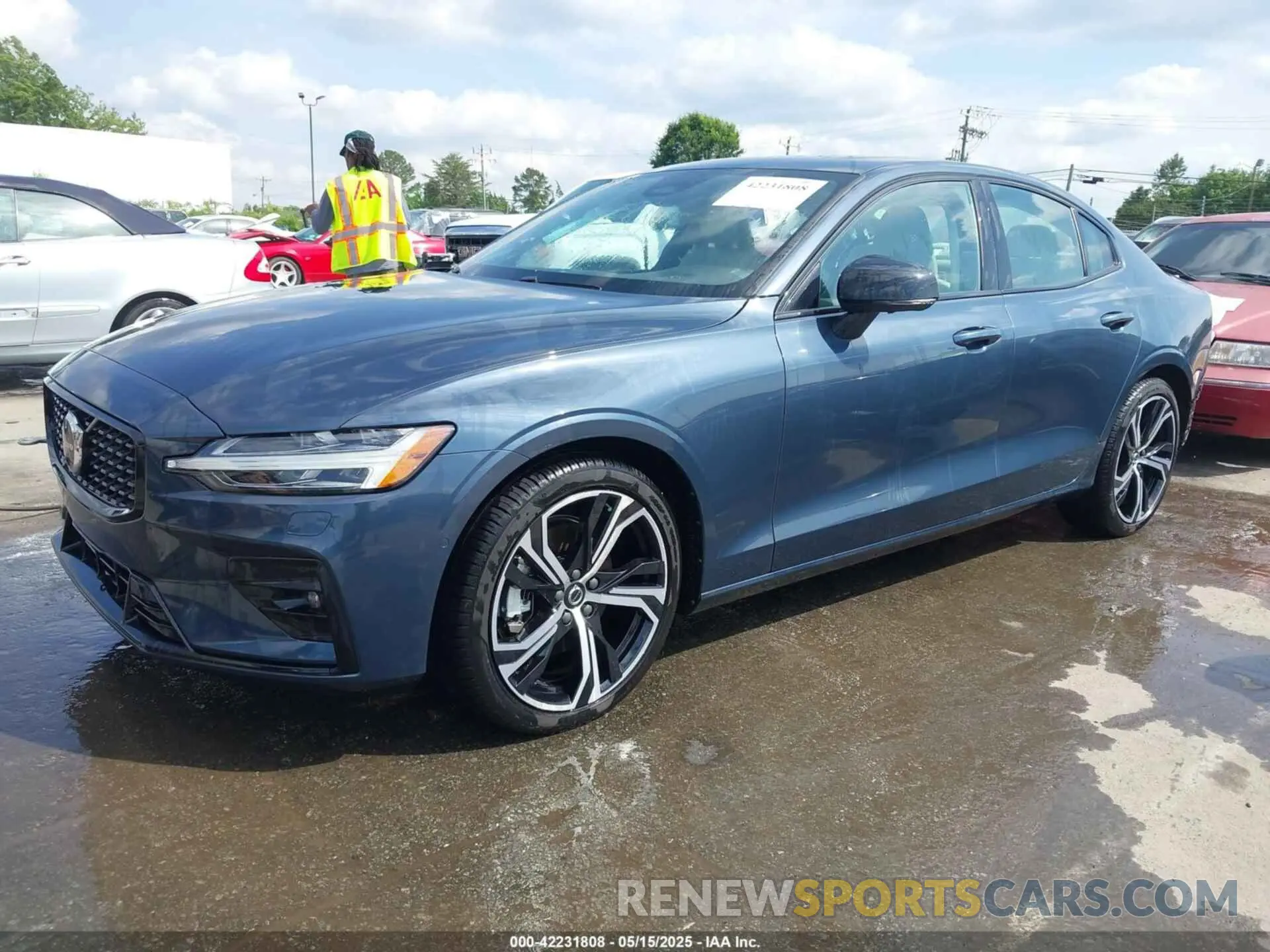 2 Photograph of a damaged car 7JRL12FL9RG294057 VOLVO S60 2024
