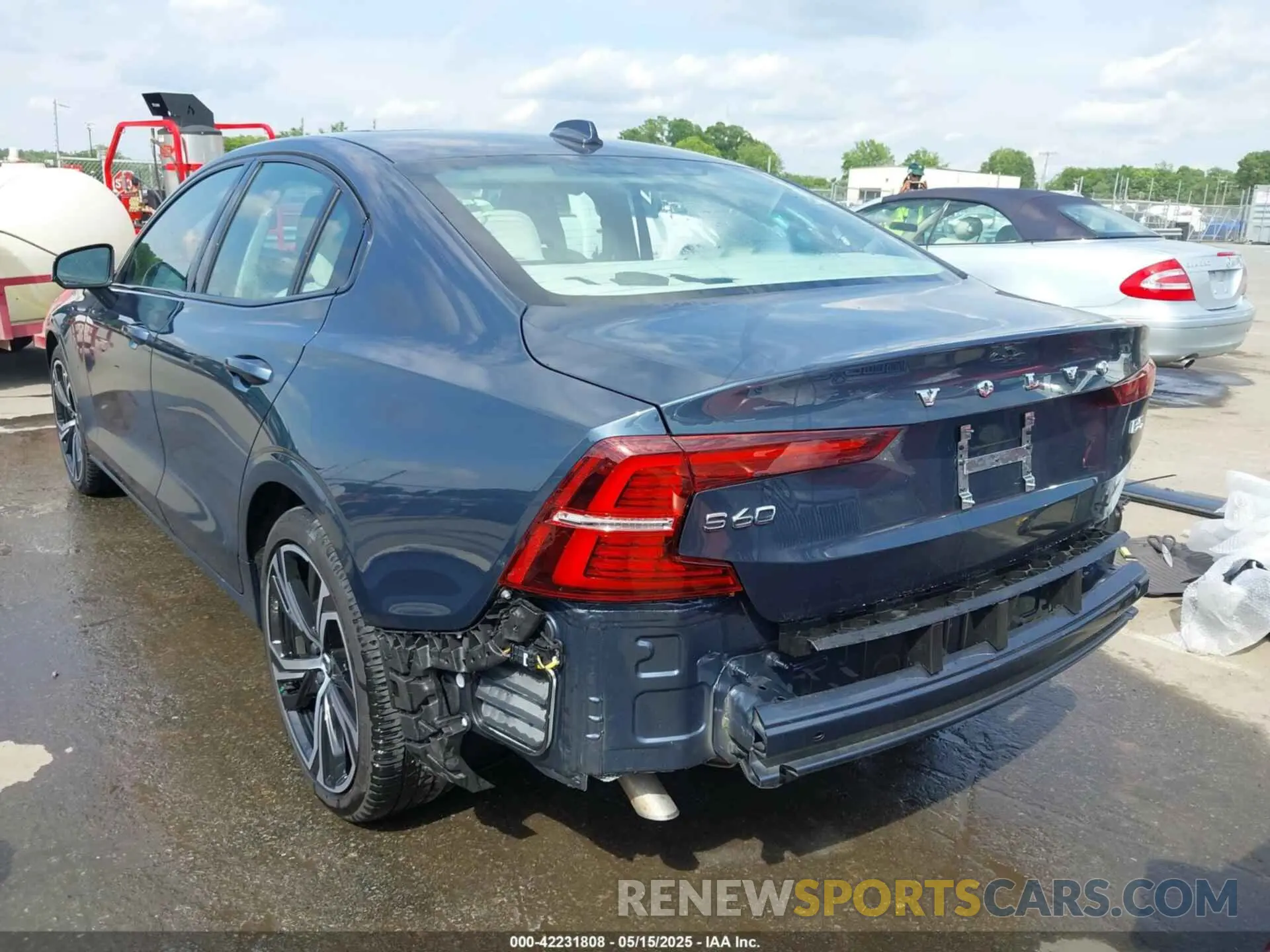 3 Photograph of a damaged car 7JRL12FL9RG294057 VOLVO S60 2024
