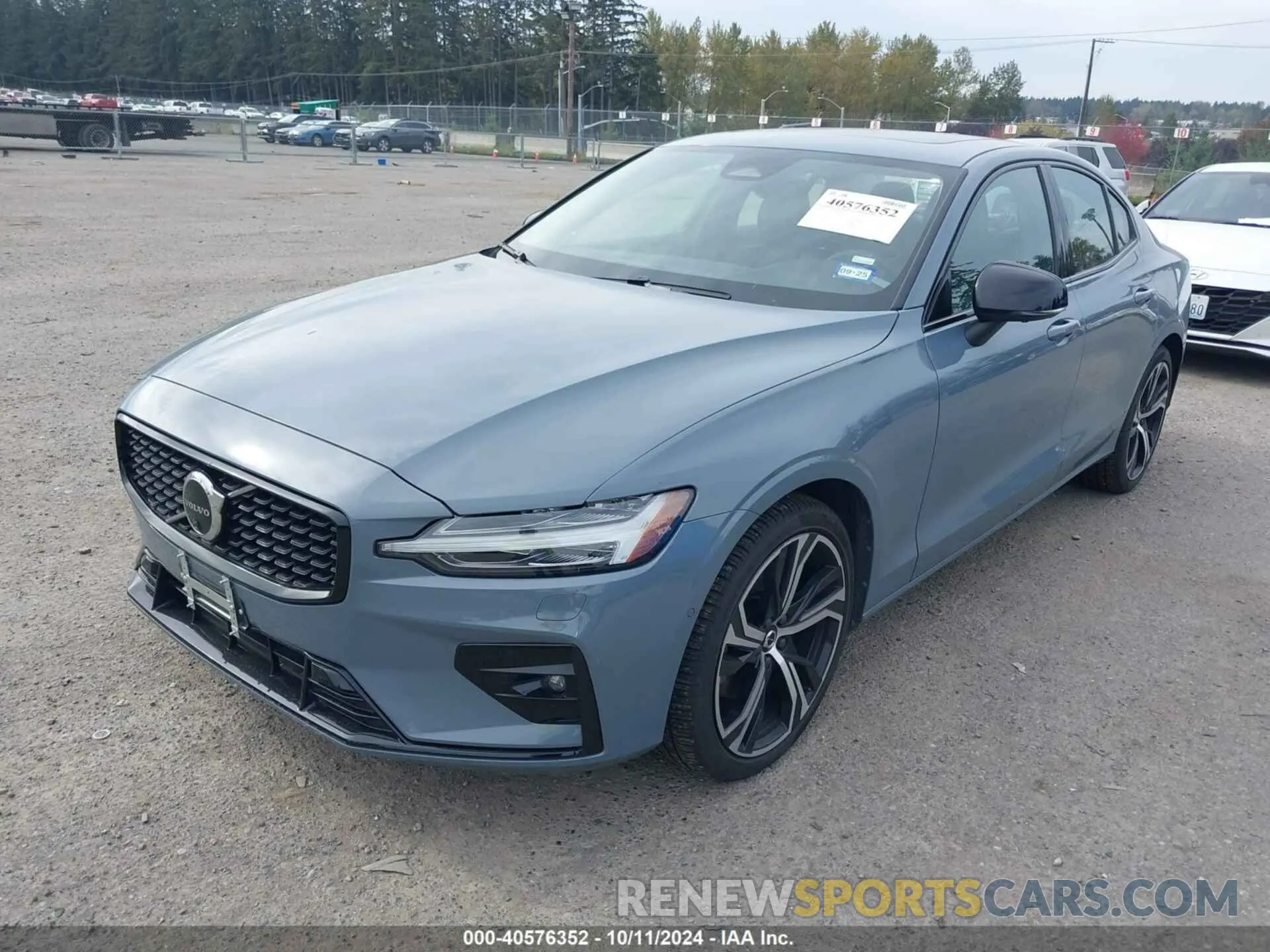 2 Photograph of a damaged car 7JRL12FL9RG294348 VOLVO S60 2024