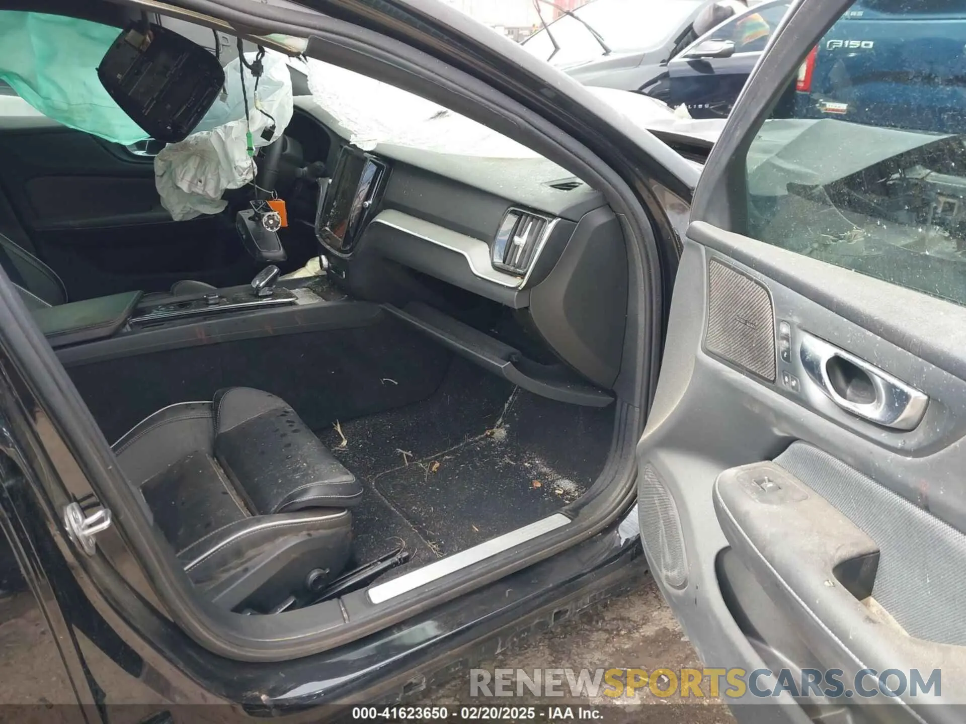 5 Фотография поврежденного автомобиля 7JRL12TH3RG282146 VOLVO S60 2024