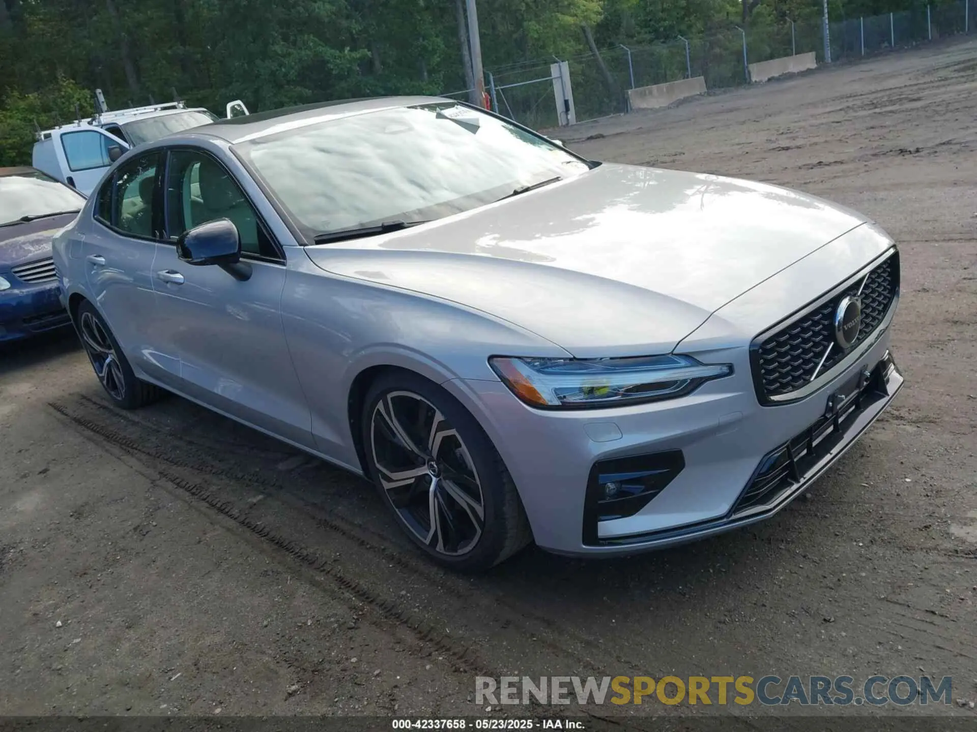 1 Фотография поврежденного автомобиля 7JRL12TK0RG294377 VOLVO S60 2024