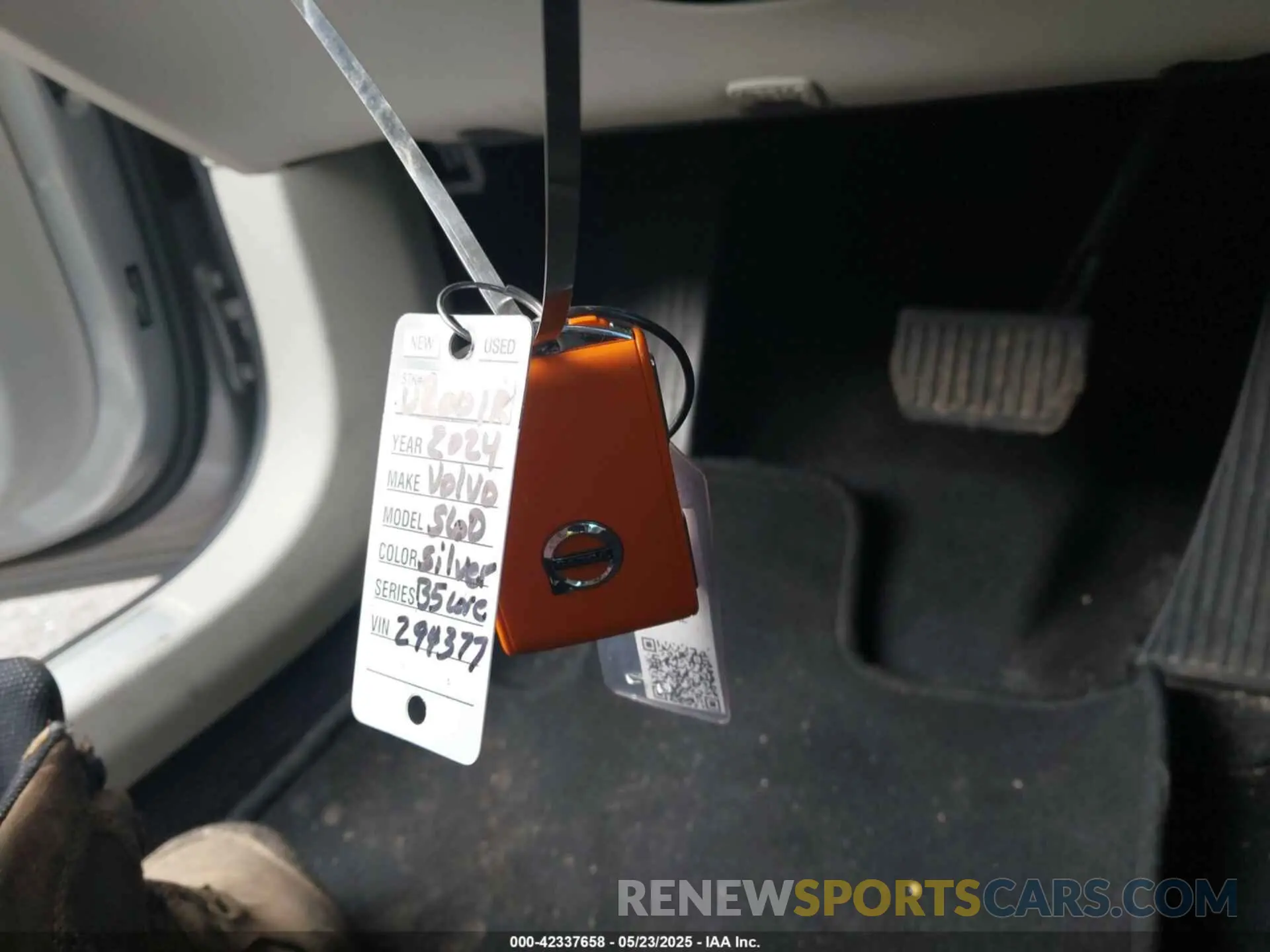 11 Фотография поврежденного автомобиля 7JRL12TK0RG294377 VOLVO S60 2024
