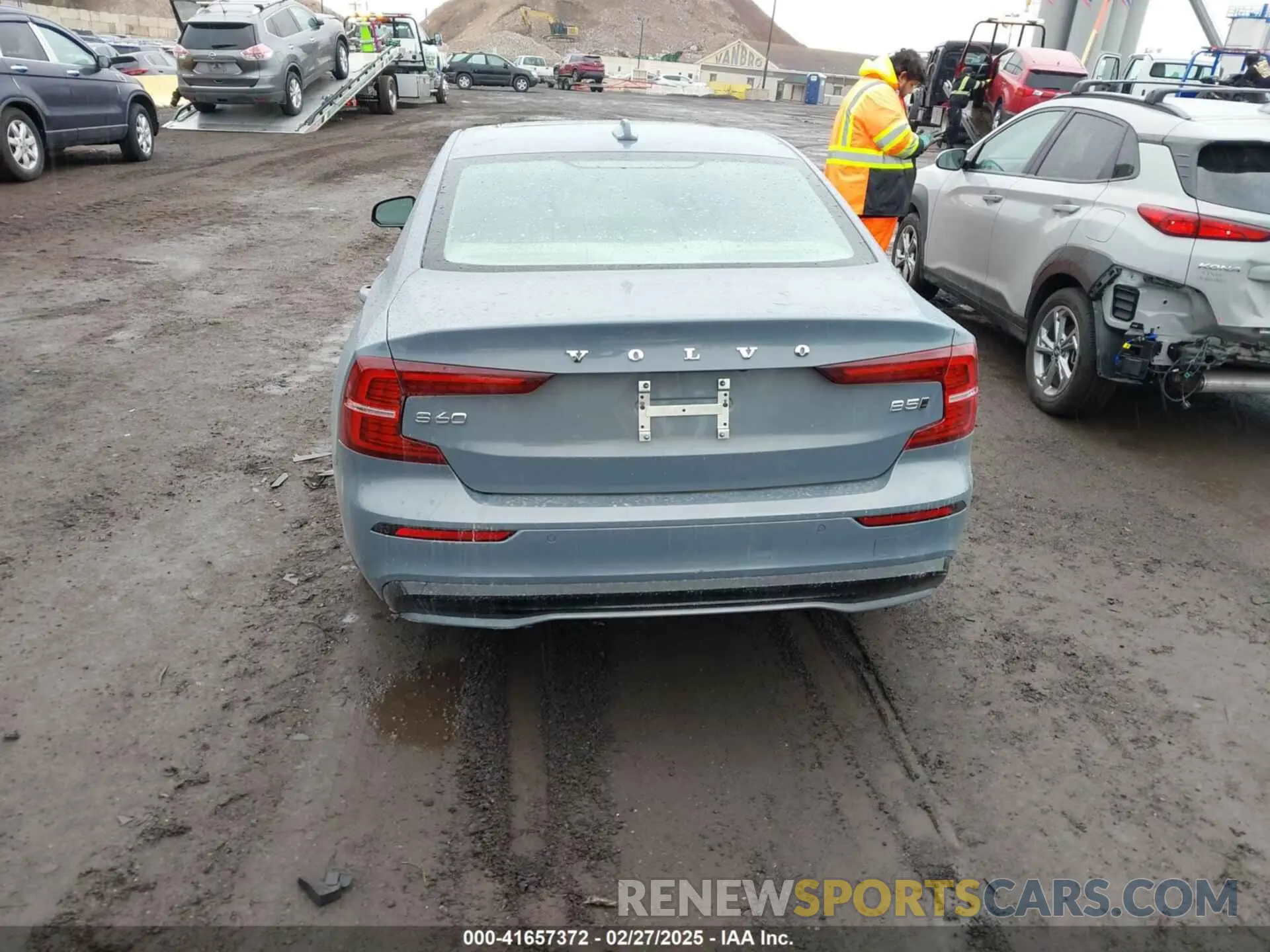 16 Photograph of a damaged car 7JRL12TL5RG289457 VOLVO S60 2024