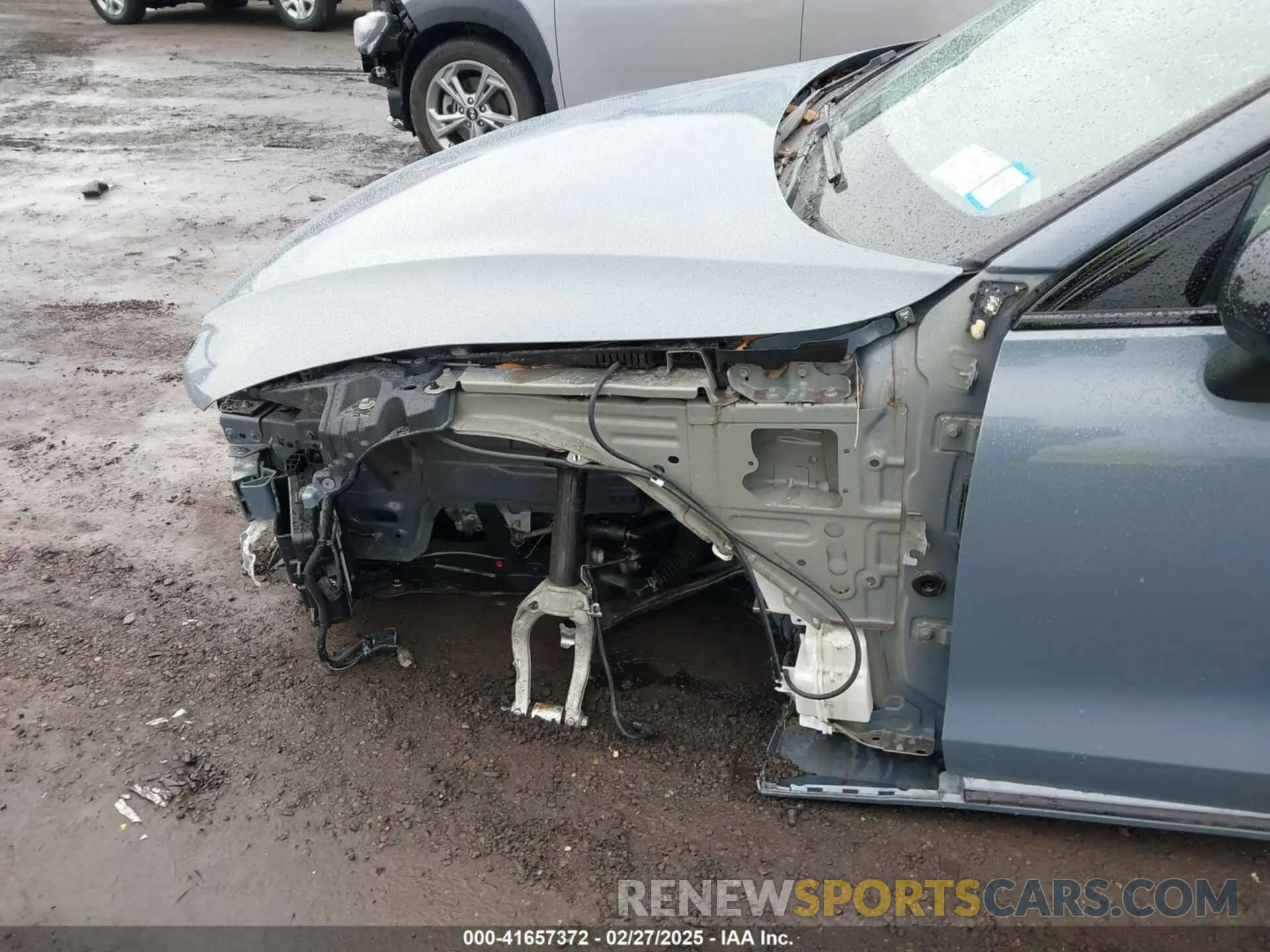 18 Photograph of a damaged car 7JRL12TL5RG289457 VOLVO S60 2024