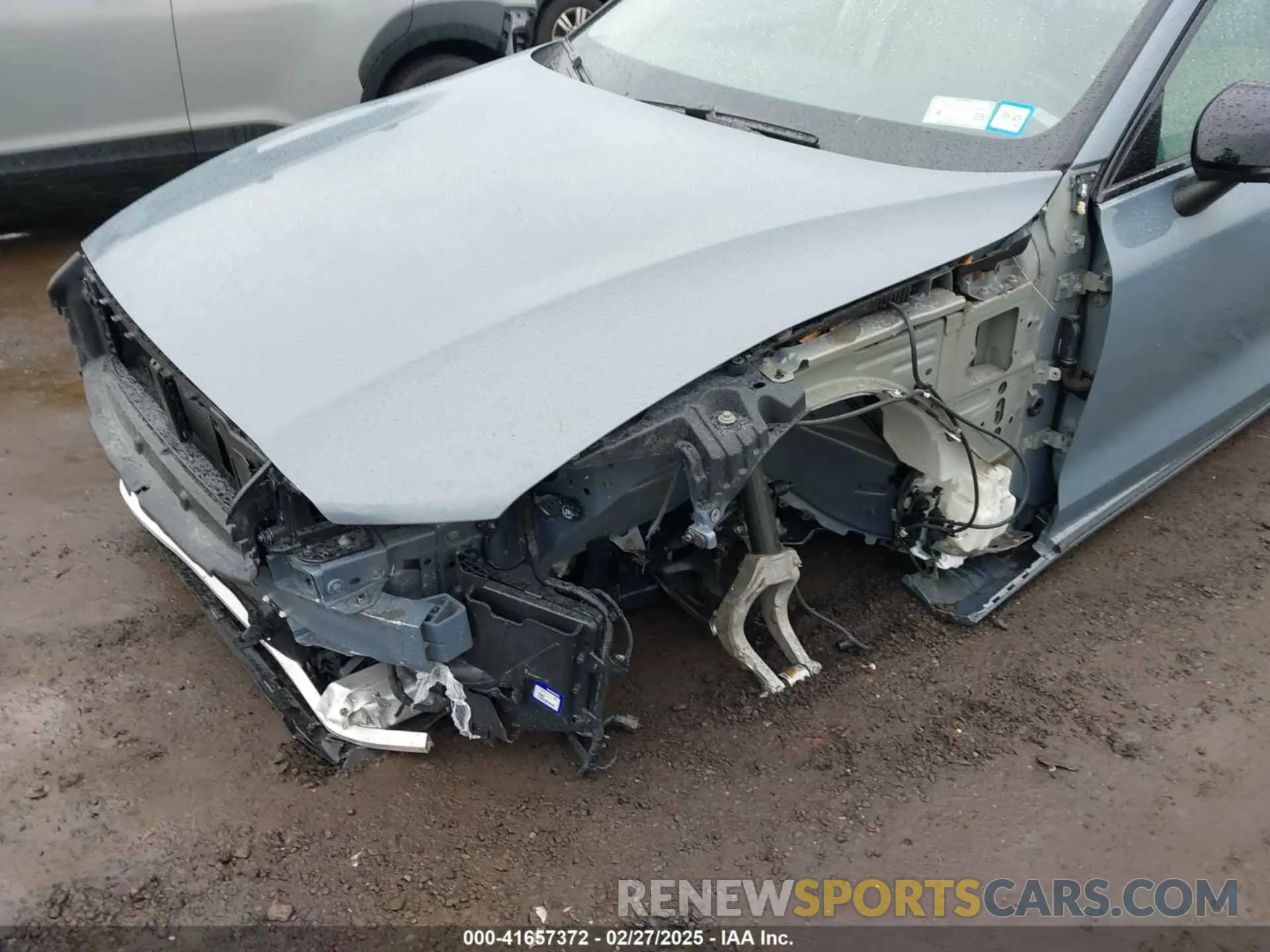 19 Photograph of a damaged car 7JRL12TL5RG289457 VOLVO S60 2024