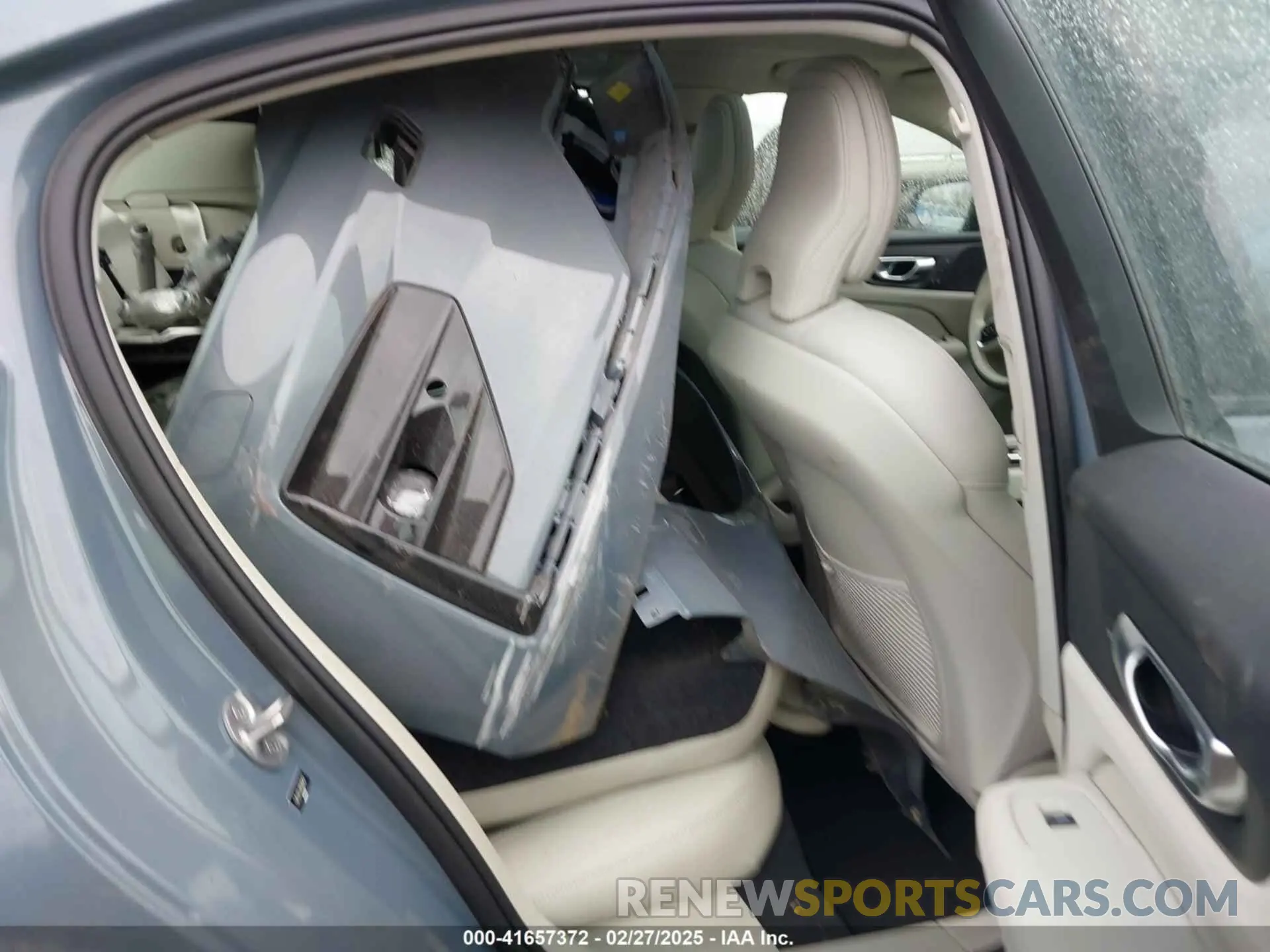 8 Photograph of a damaged car 7JRL12TL5RG289457 VOLVO S60 2024