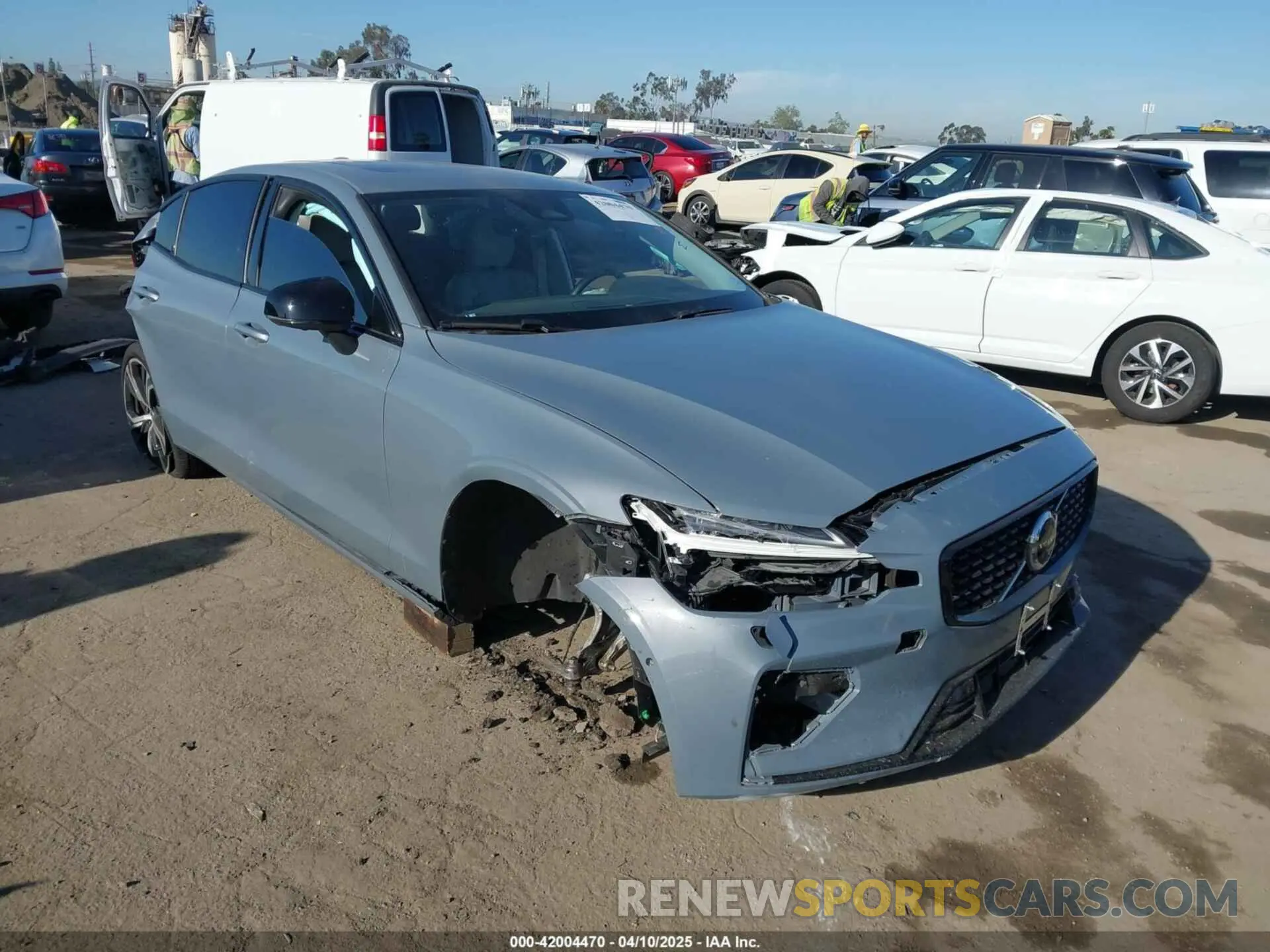 1 Фотография поврежденного автомобиля 7JRL12TL5RG324532 VOLVO S60 2024