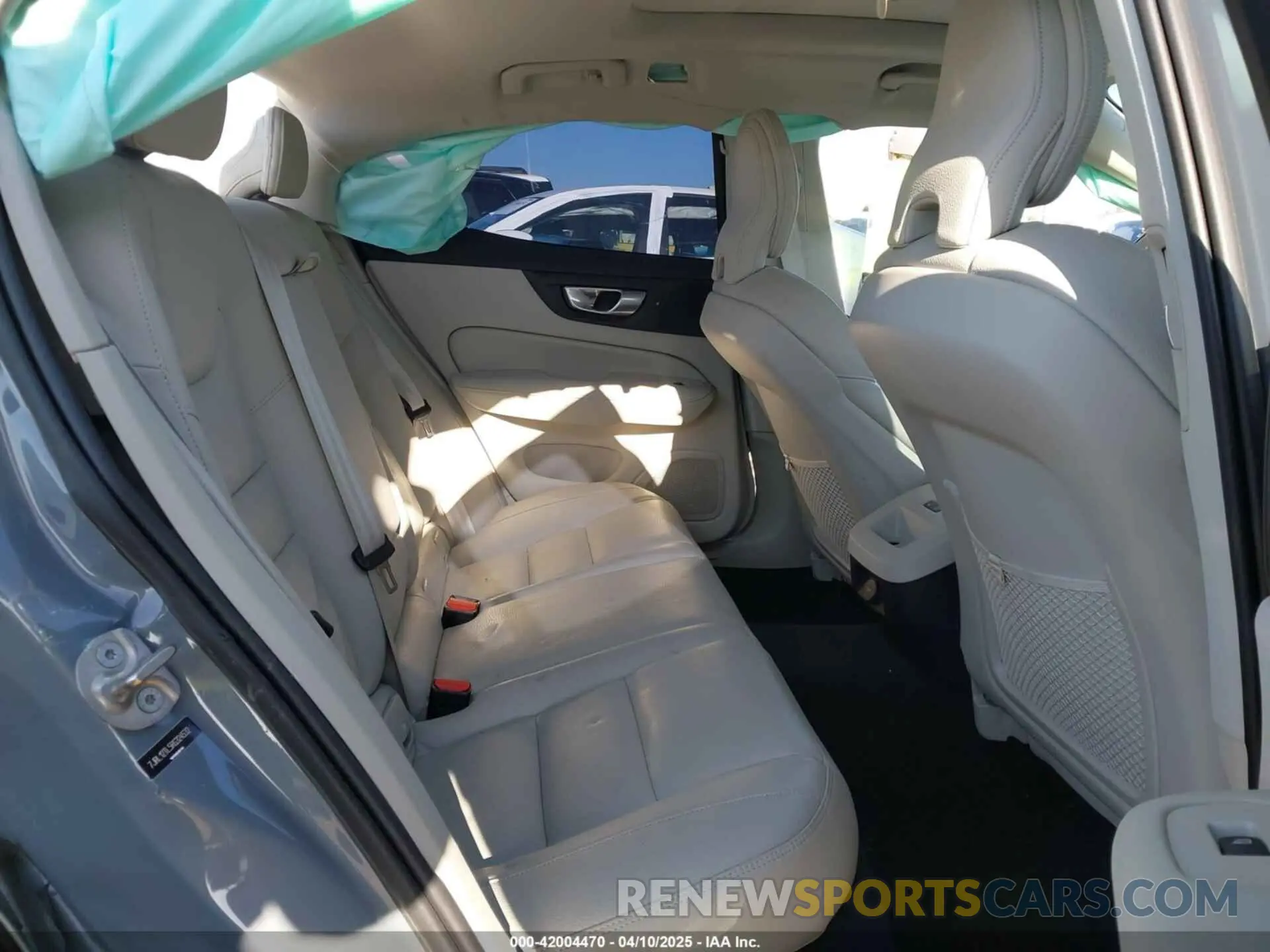 8 Фотография поврежденного автомобиля 7JRL12TL5RG324532 VOLVO S60 2024