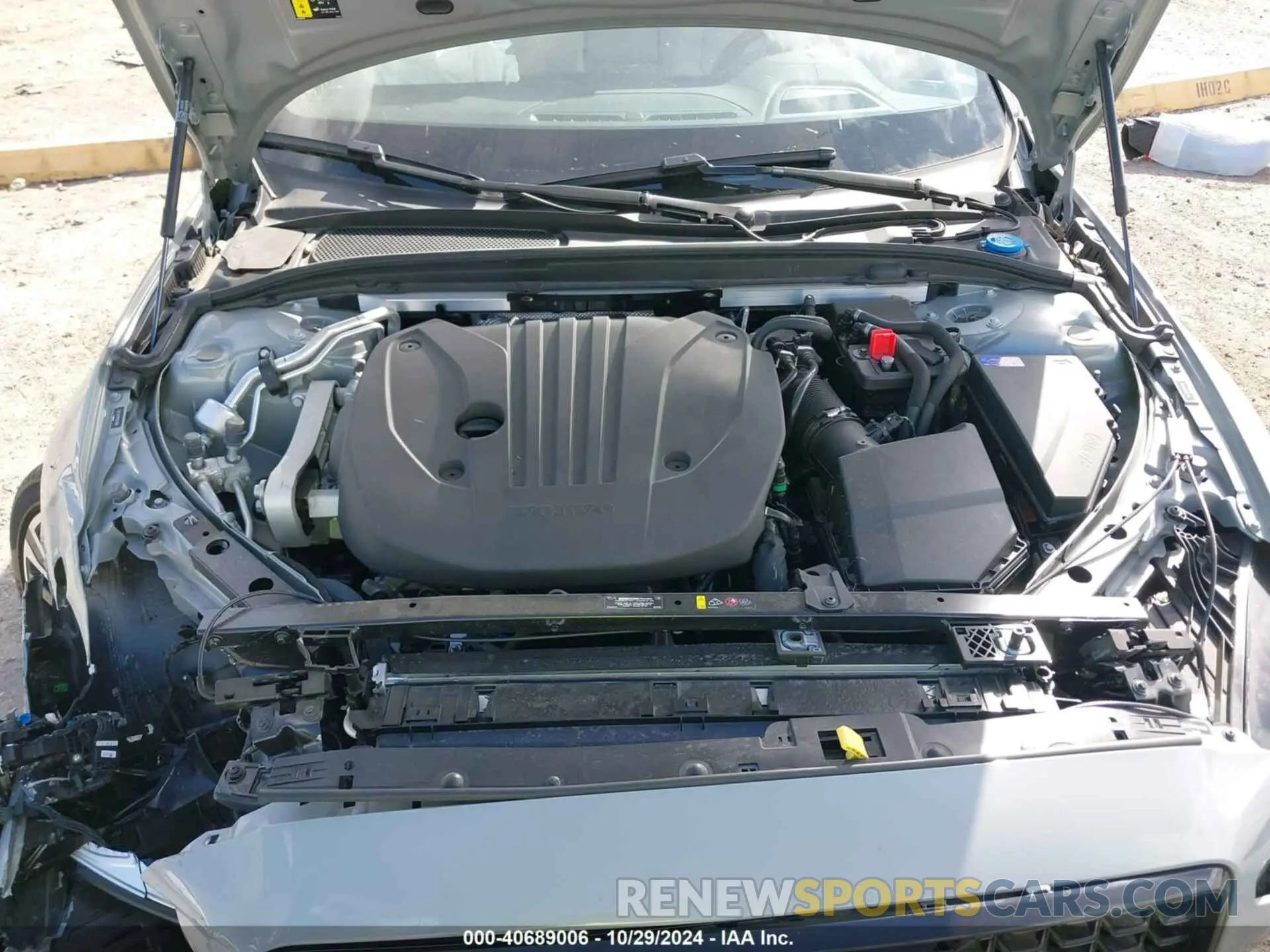 10 Photograph of a damaged car 7JRL12TM7RG311998 VOLVO S60 2024