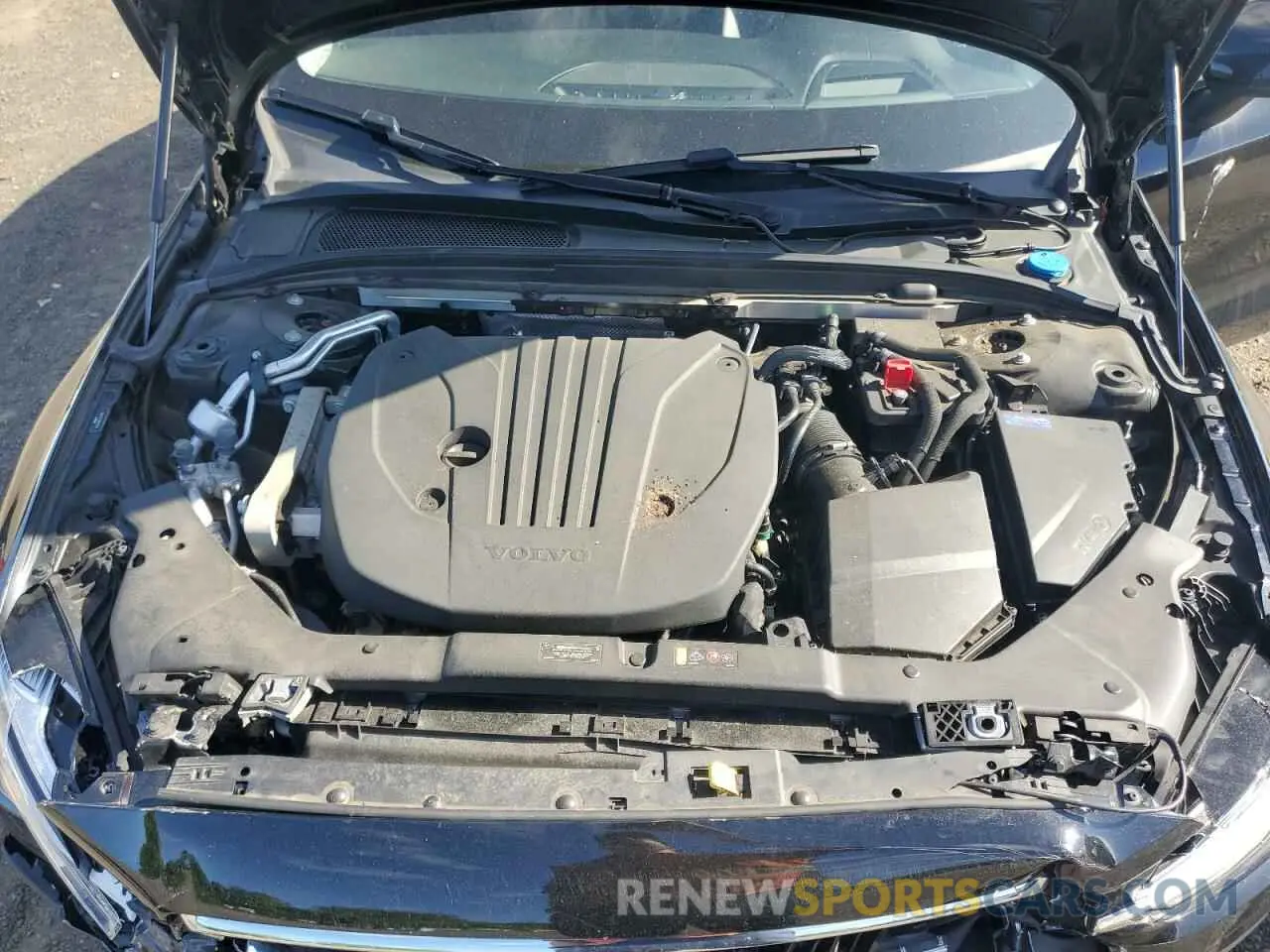11 Photograph of a damaged car 7JRL12TL3NG172745 VOLVO S60 B5 INS 2022
