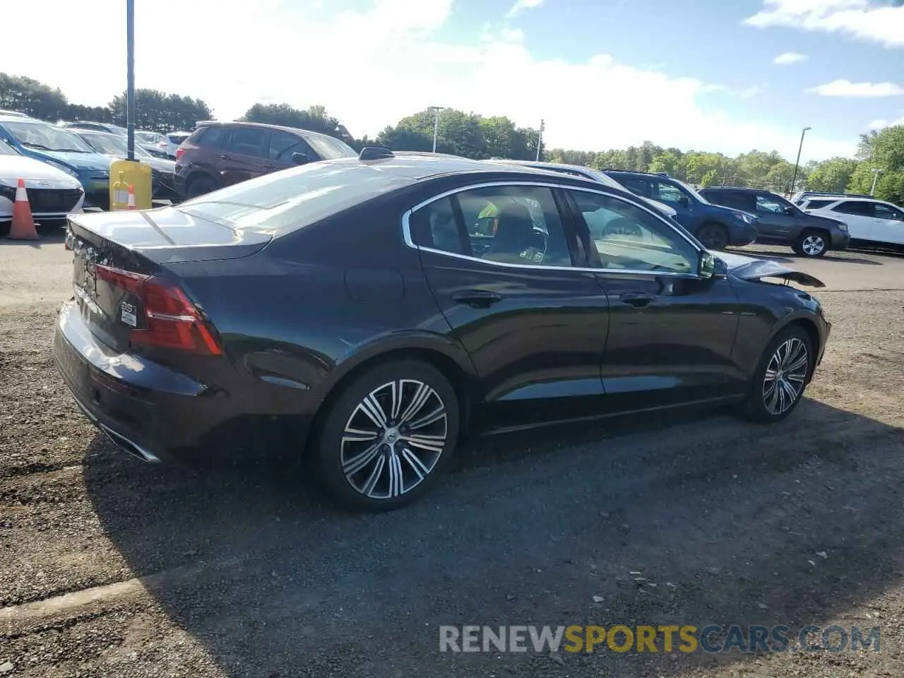 3 Photograph of a damaged car 7JRL12TL3NG172745 VOLVO S60 B5 INS 2022