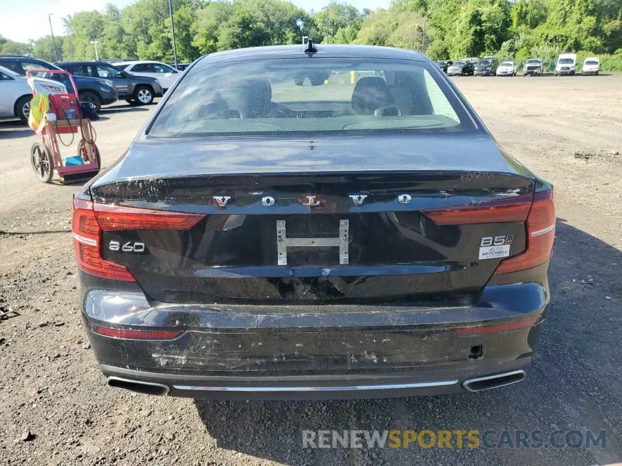 6 Photograph of a damaged car 7JRL12TL3NG172745 VOLVO S60 B5 INS 2022