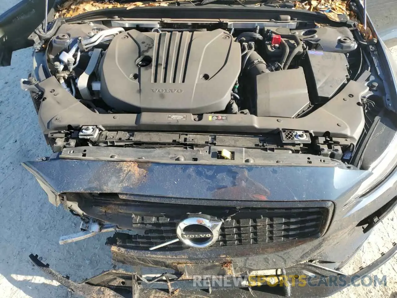 13 Photograph of a damaged car 7JRL12FZ3NG161437 VOLVO S60 B5 MOM 2022