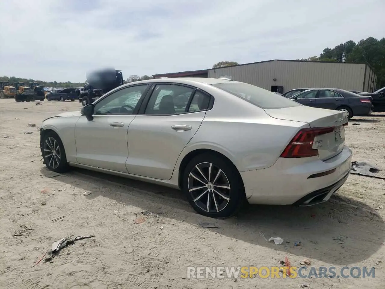 2 Photograph of a damaged car 7JRL12FZ5NG154246 VOLVO S60 B5 MOM 2022