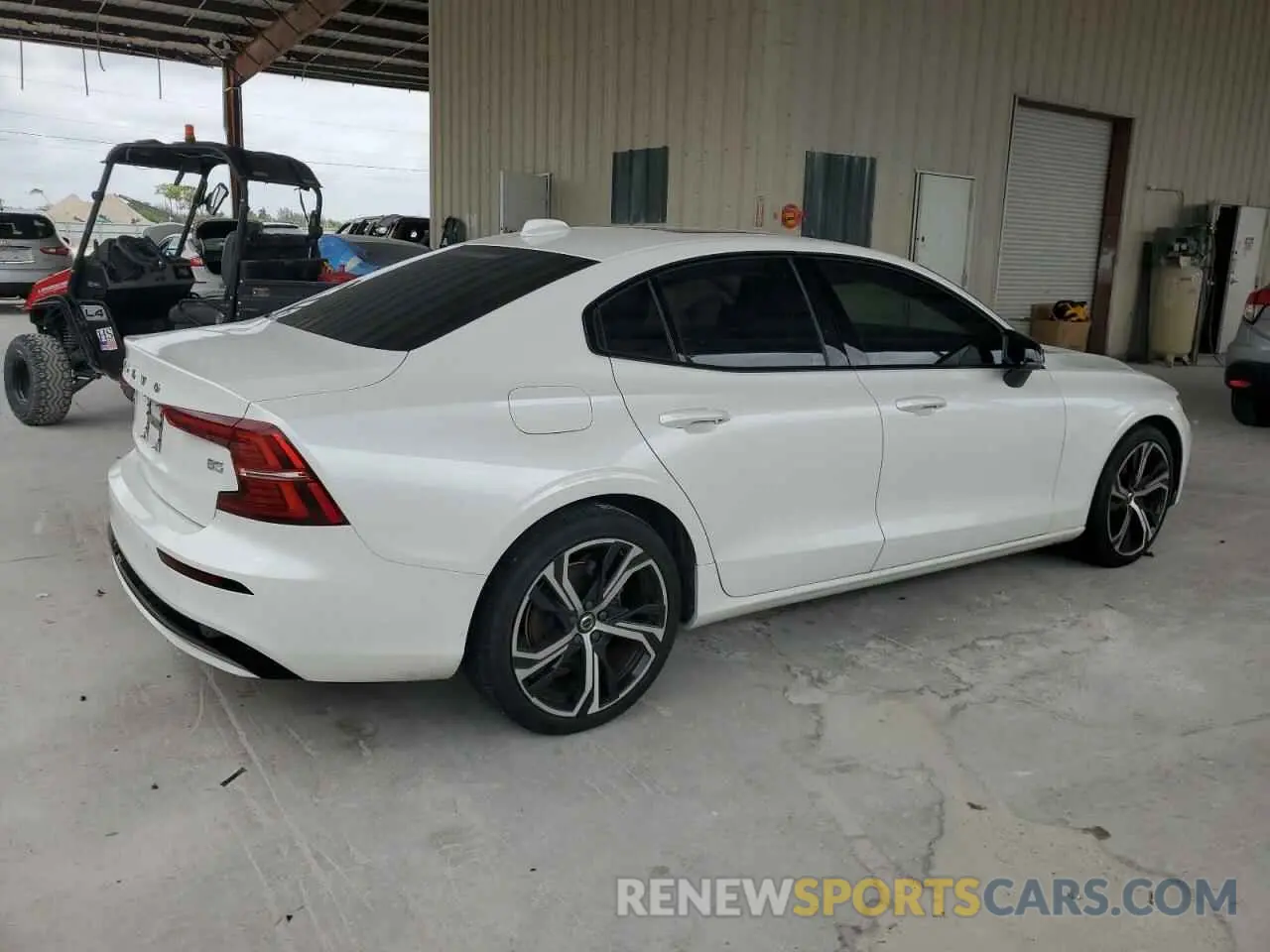3 Photograph of a damaged car 7JRL12FKXPG236317 VOLVO S60 CORE 2023