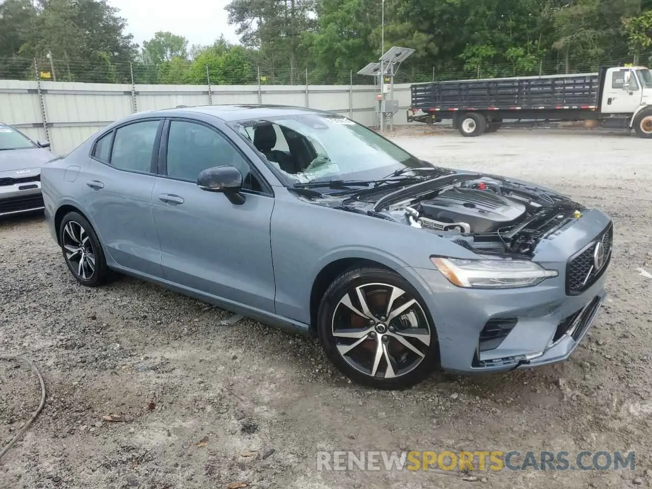 4 Photograph of a damaged car 7JRL12FK0RG321329 VOLVO S60 CORE 2024