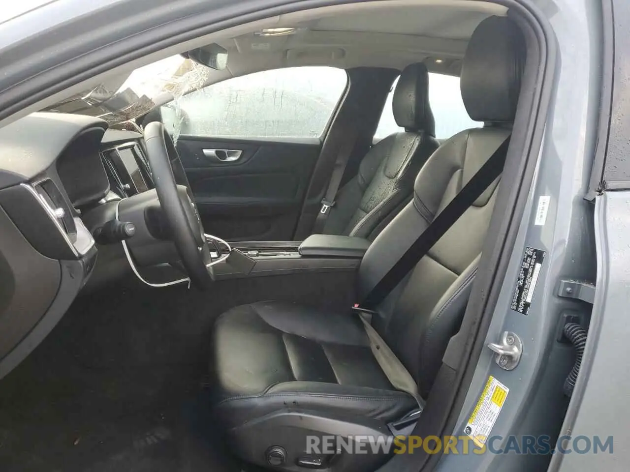 7 Photograph of a damaged car 7JRL12FK0RG321329 VOLVO S60 CORE 2024