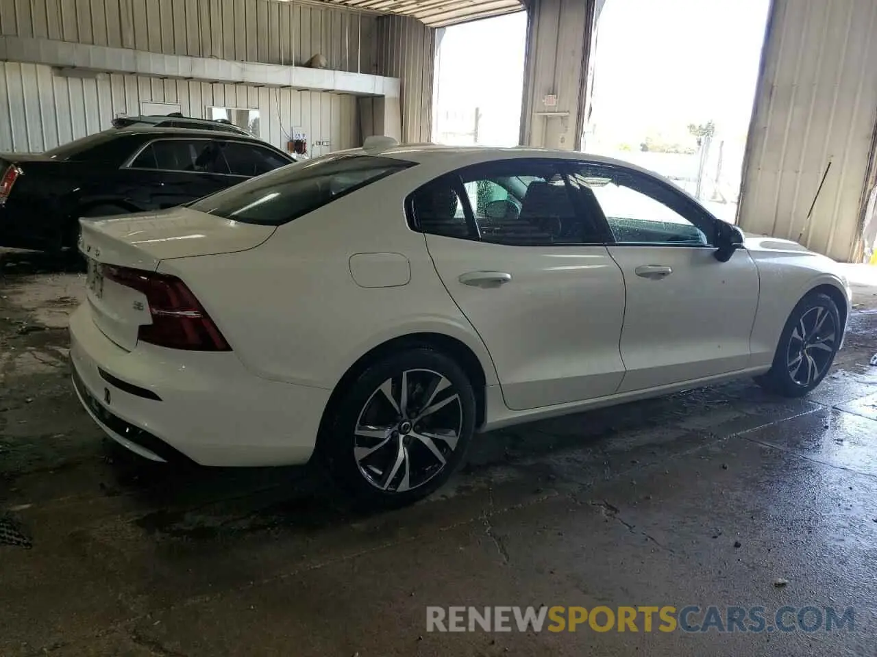 3 Photograph of a damaged car 7JRL12FK1RG323347 VOLVO S60 CORE 2024