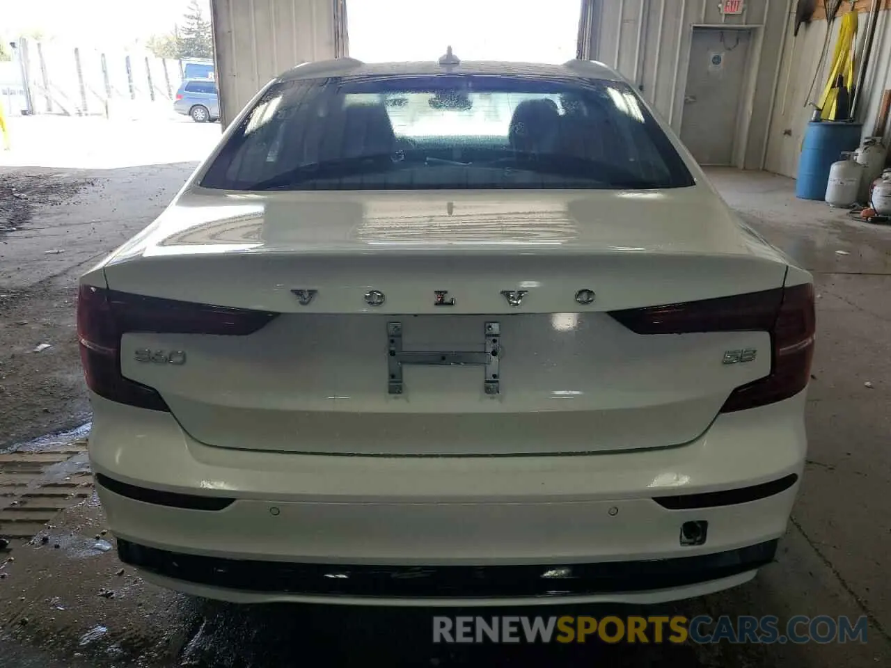 6 Photograph of a damaged car 7JRL12FK1RG323347 VOLVO S60 CORE 2024