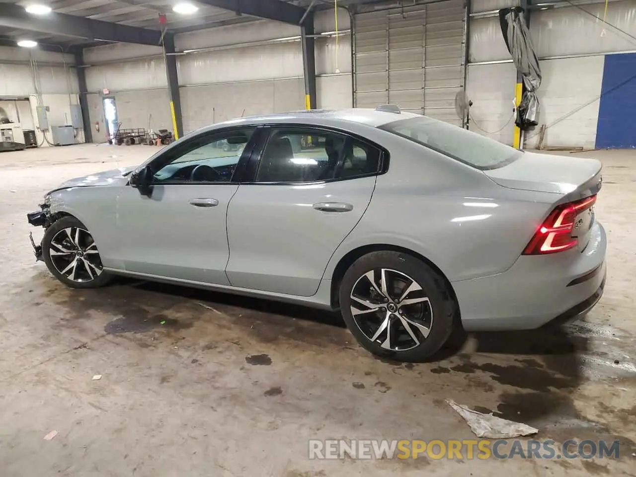 2 Photograph of a damaged car 7JRL12FK4RG322970 VOLVO S60 CORE 2024