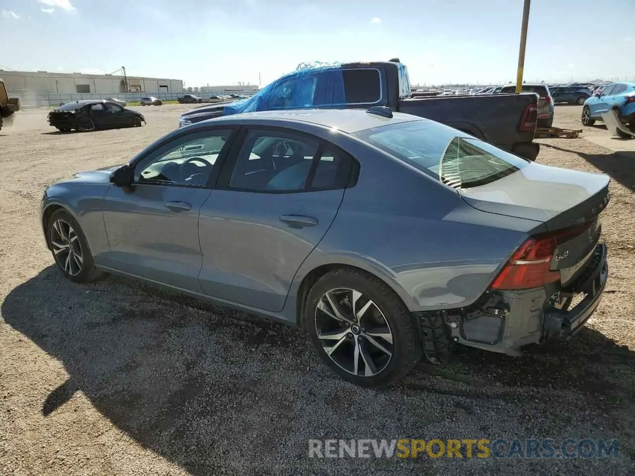 2 Photograph of a damaged car 7JRL12FK4RG327098 VOLVO S60 CORE 2024
