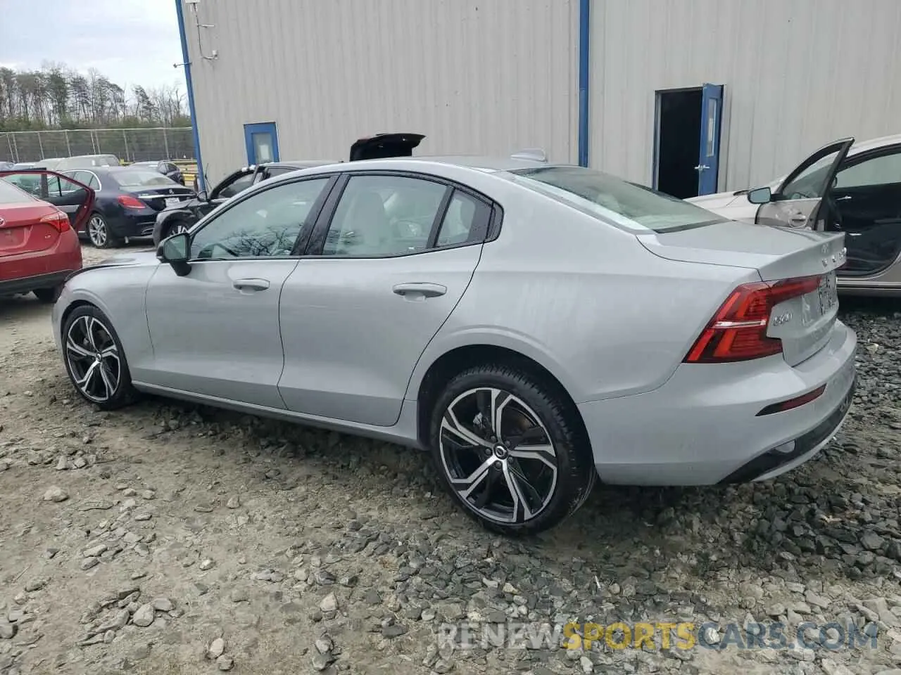 2 Фотография поврежденного автомобиля 7JRL12FK6RG315194 VOLVO S60 CORE 2024