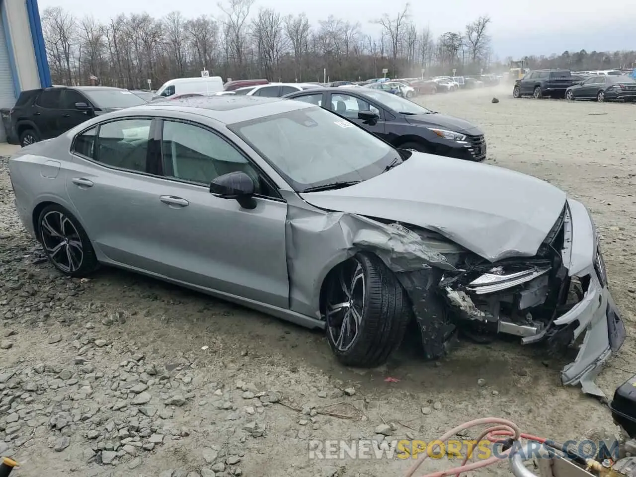 4 Фотография поврежденного автомобиля 7JRL12FK6RG315194 VOLVO S60 CORE 2024