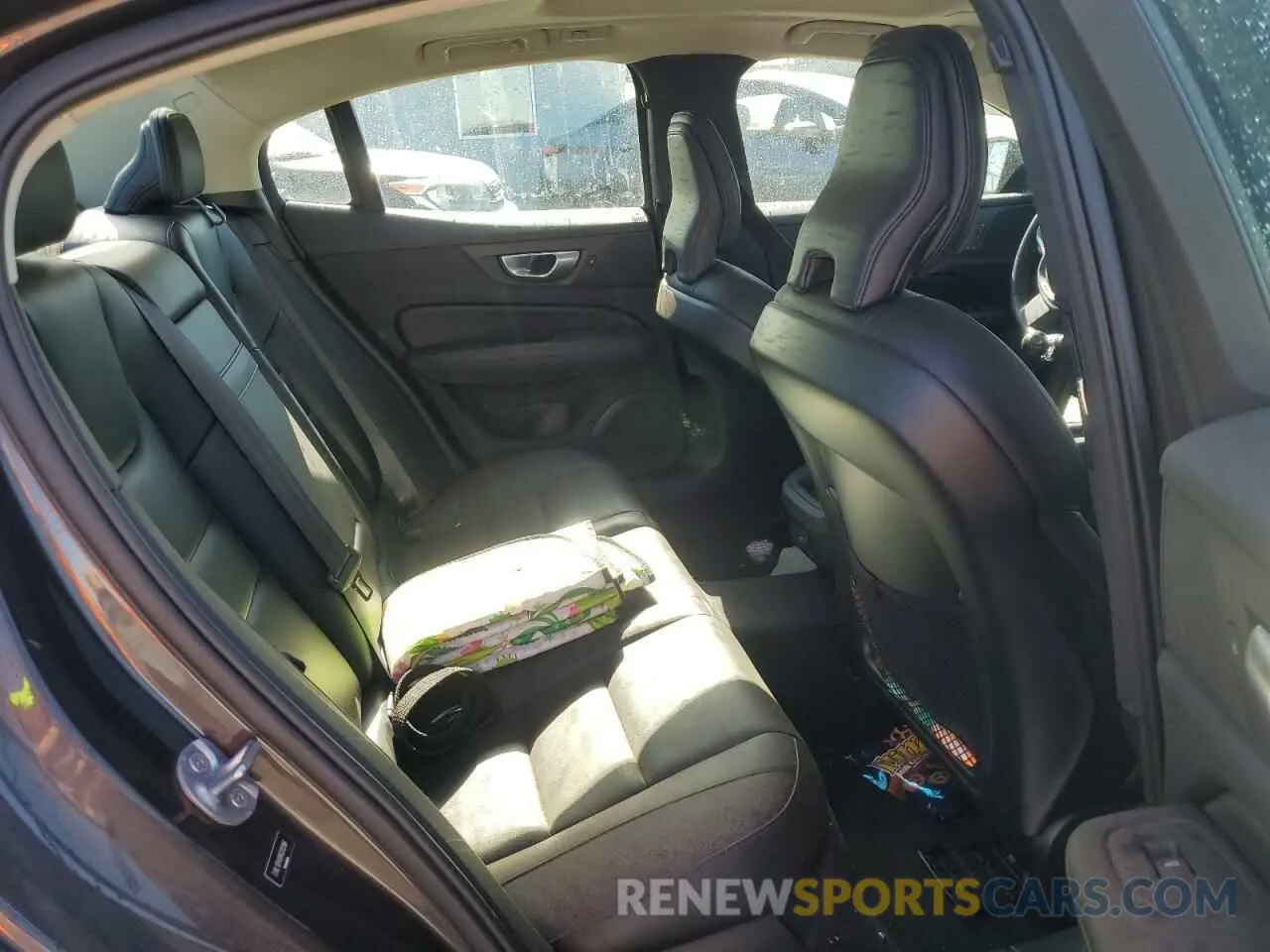 10 Фотография поврежденного автомобиля 7JRL12FK6RG322386 VOLVO S60 CORE 2024