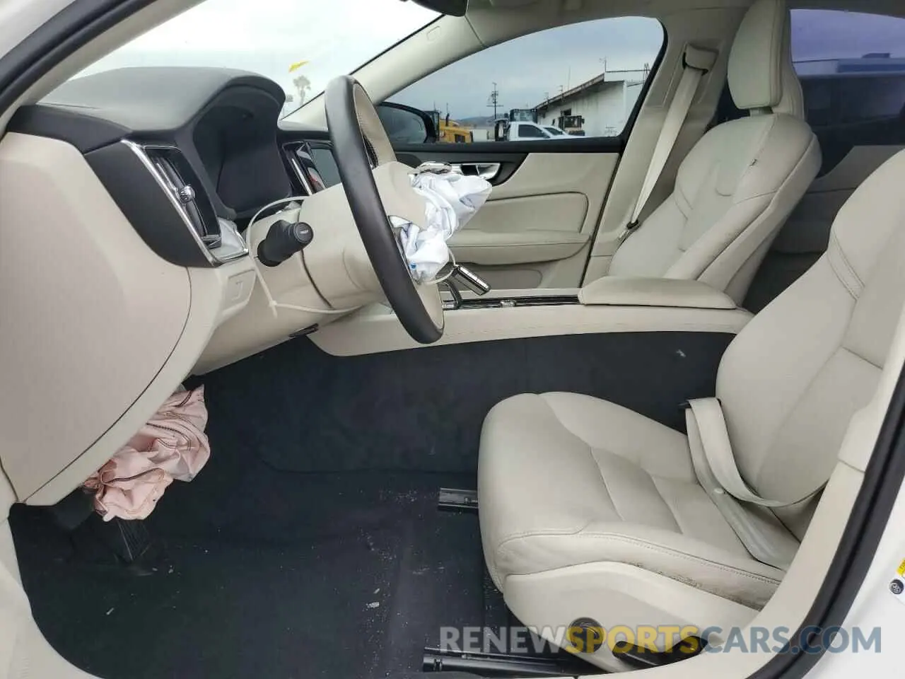 7 Photograph of a damaged car 7JRL12FK7RG310554 VOLVO S60 CORE 2024