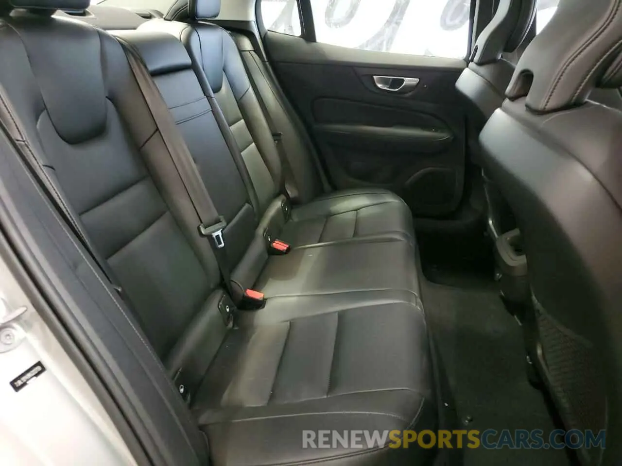 10 Фотография поврежденного автомобиля 7JRL12FK8RG322759 VOLVO S60 CORE 2024