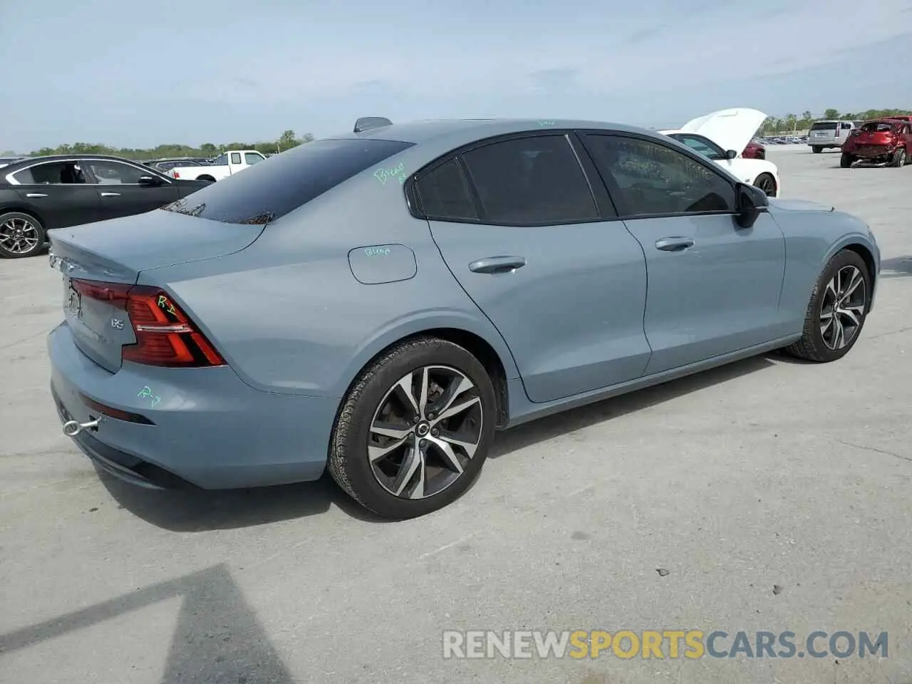 3 Фотография поврежденного автомобиля 7JRL12FKXRG321662 VOLVO S60 CORE 2024