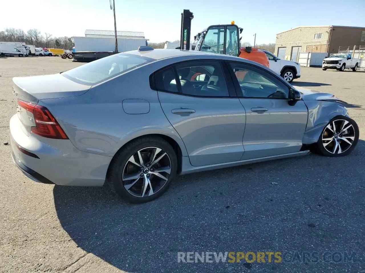 3 Фотография поврежденного автомобиля 7JRL12FKXRG322861 VOLVO S60 CORE 2024