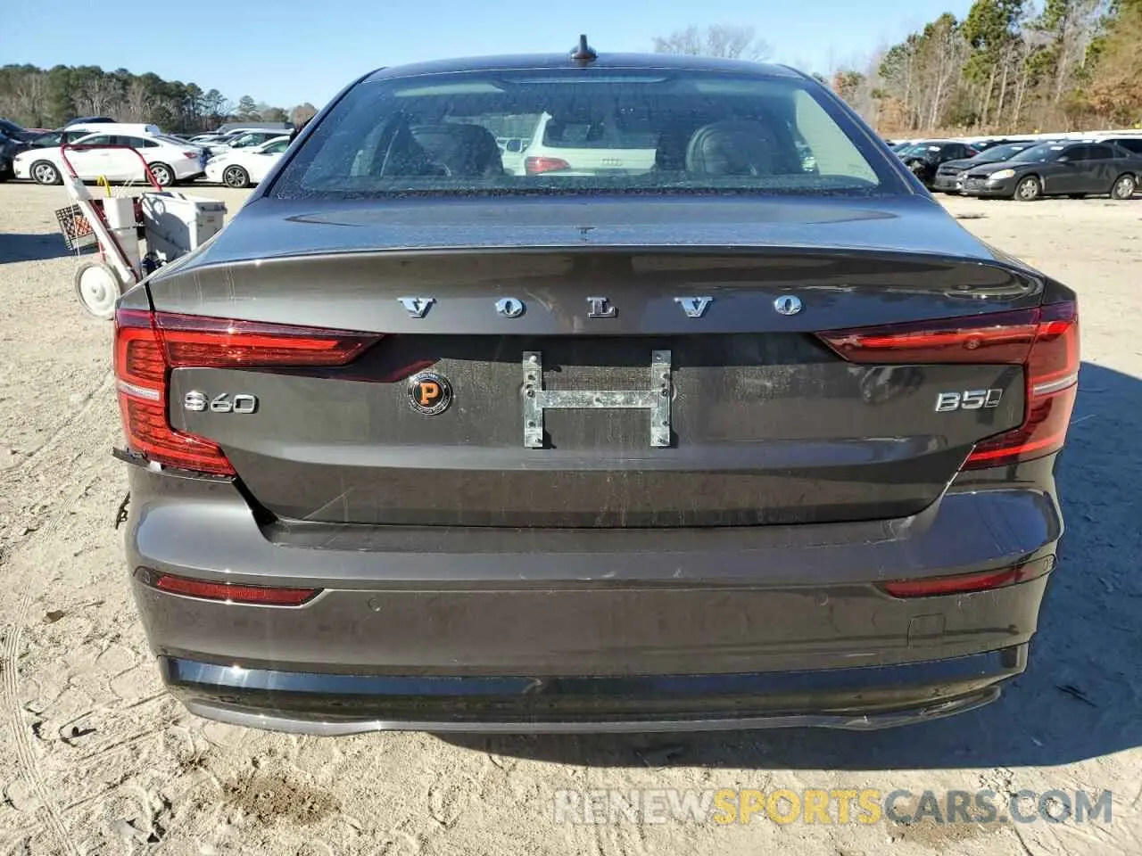 6 Photograph of a damaged car 7JRL12TK2RG309428 VOLVO S60 CORE 2024