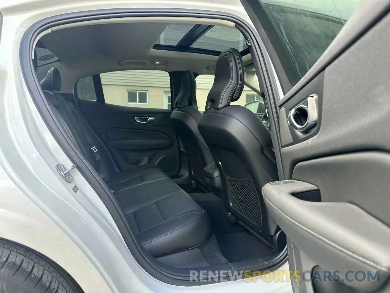 6 Фотография поврежденного автомобиля 7JRL12TK2RG322728 VOLVO S60 CORE 2024