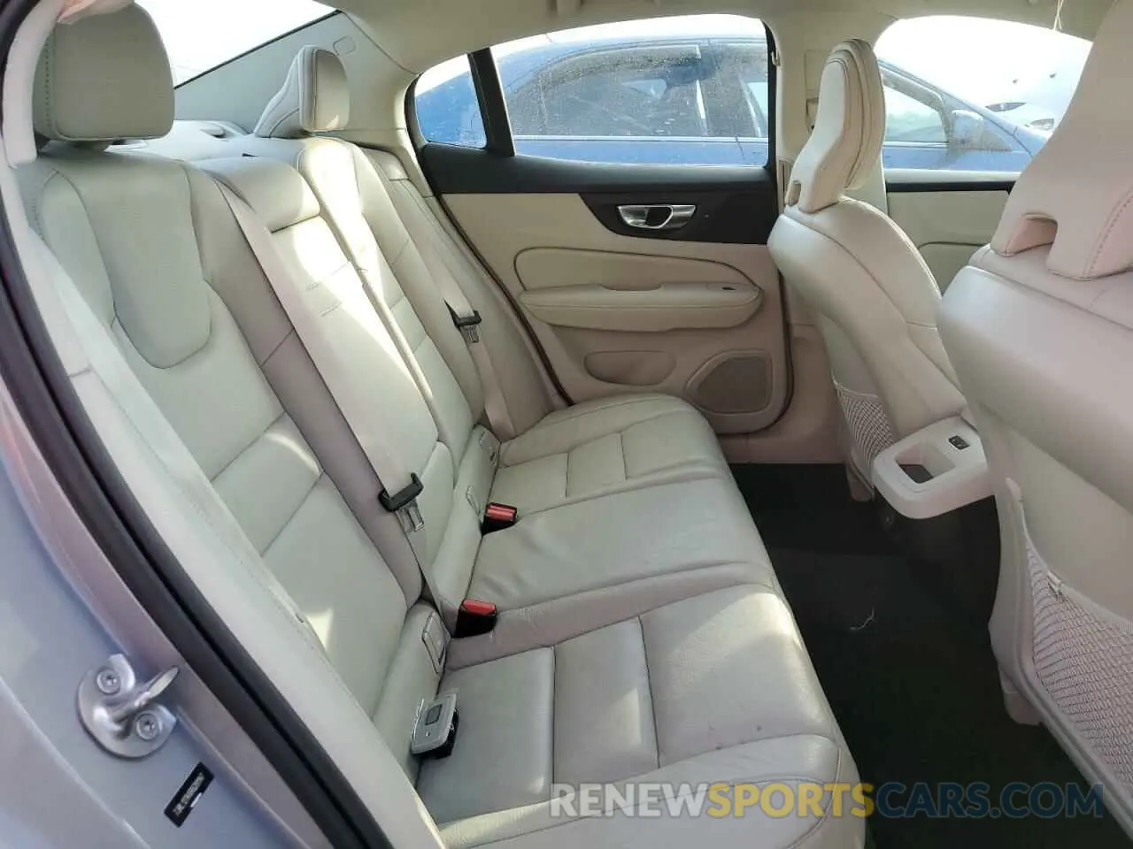 10 Фотография поврежденного автомобиля 7JRL12TK6RG281147 VOLVO S60 CORE 2024
