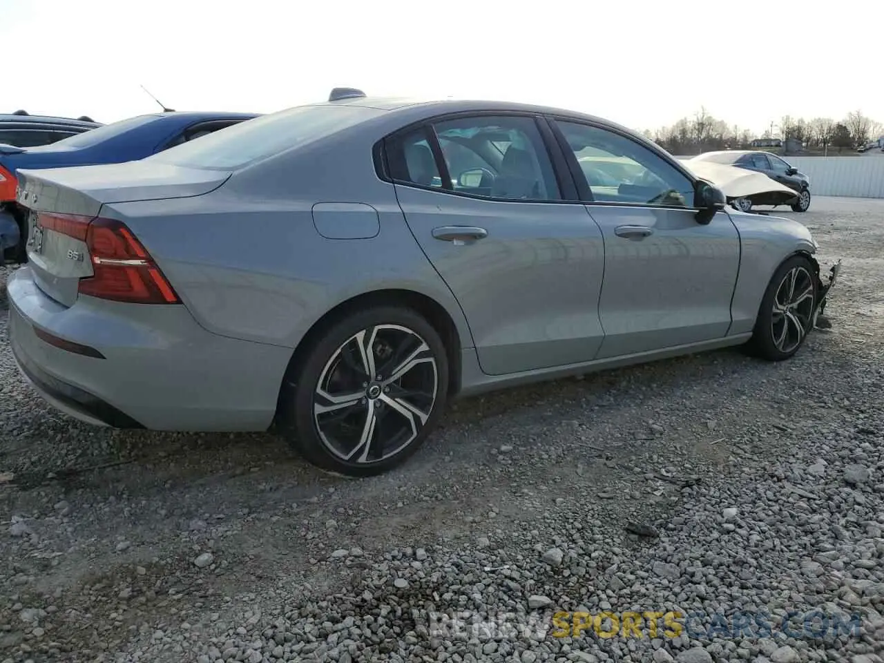 3 Фотография поврежденного автомобиля 7JRL12TK6RG281147 VOLVO S60 CORE 2024