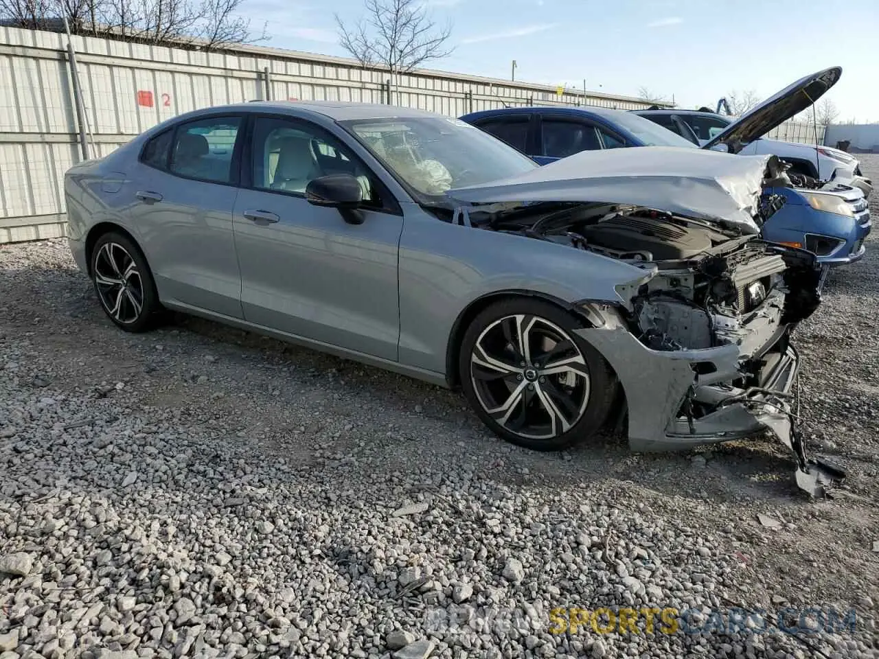 4 Фотография поврежденного автомобиля 7JRL12TK6RG281147 VOLVO S60 CORE 2024