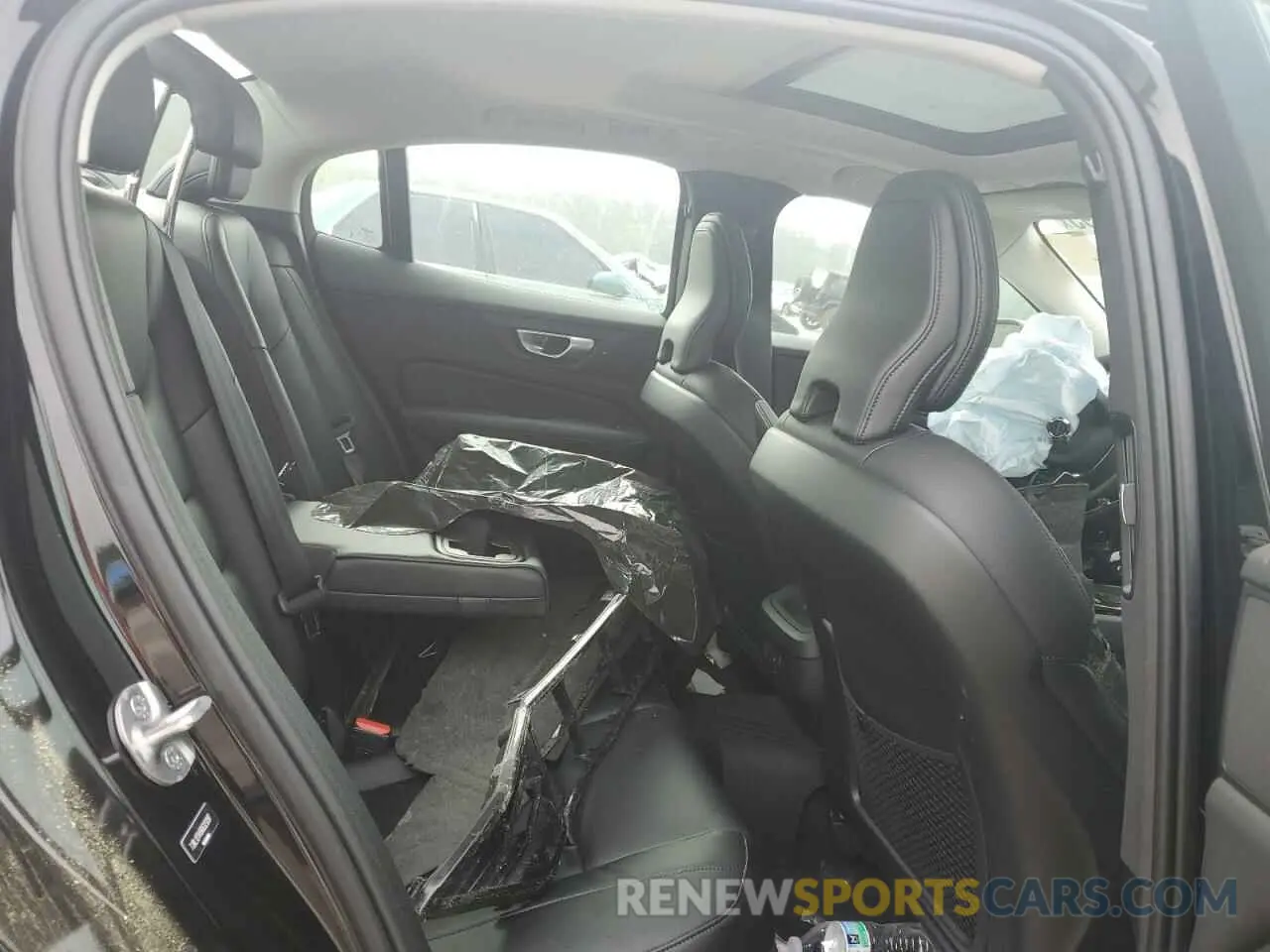 10 Фотография поврежденного автомобиля 7JRL12TK6RG323297 VOLVO S60 CORE 2024