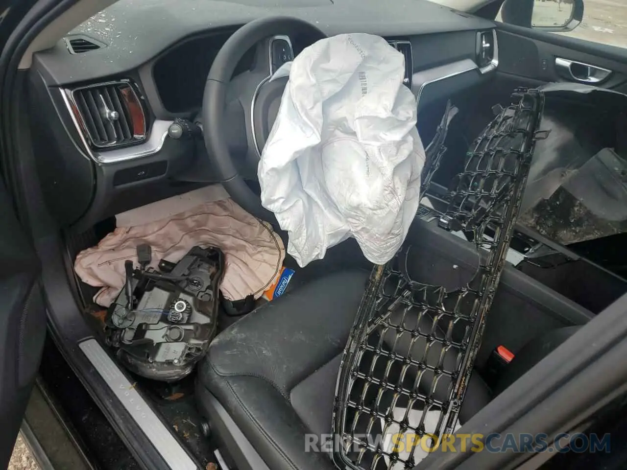 8 Фотография поврежденного автомобиля 7JRL12TK6RG323297 VOLVO S60 CORE 2024