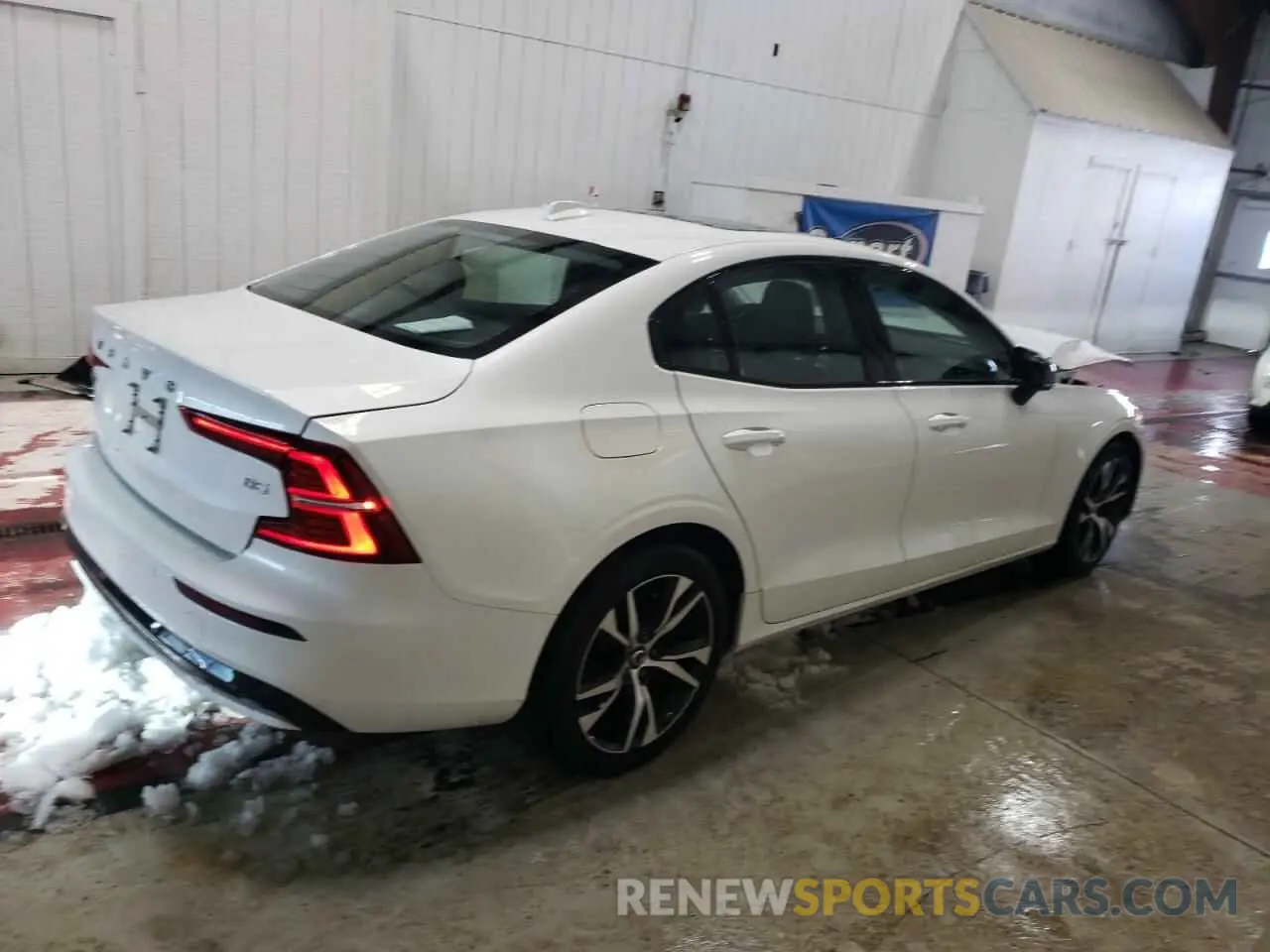 3 Фотография поврежденного автомобиля 7JRL12FJ6SG366806 VOLVO S60 CORE 2025