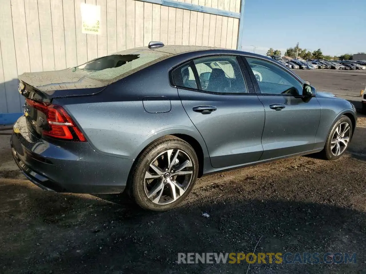 3 Фотография поврежденного автомобиля 7JRL12FJ7SG364479 VOLVO S60 CORE 2025