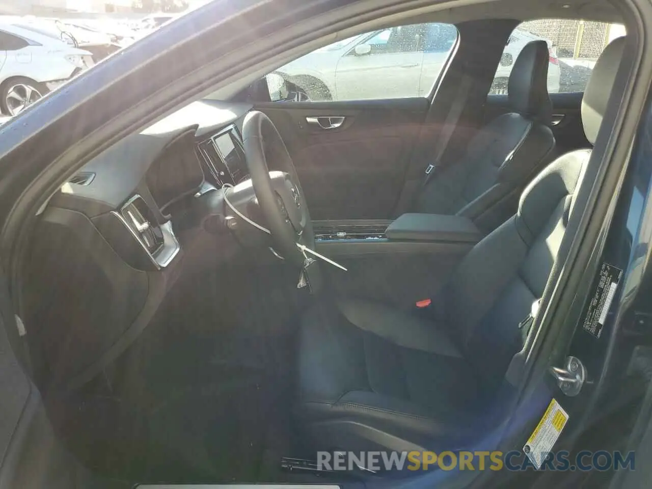 7 Фотография поврежденного автомобиля 7JRL12FJ7SG364479 VOLVO S60 CORE 2025