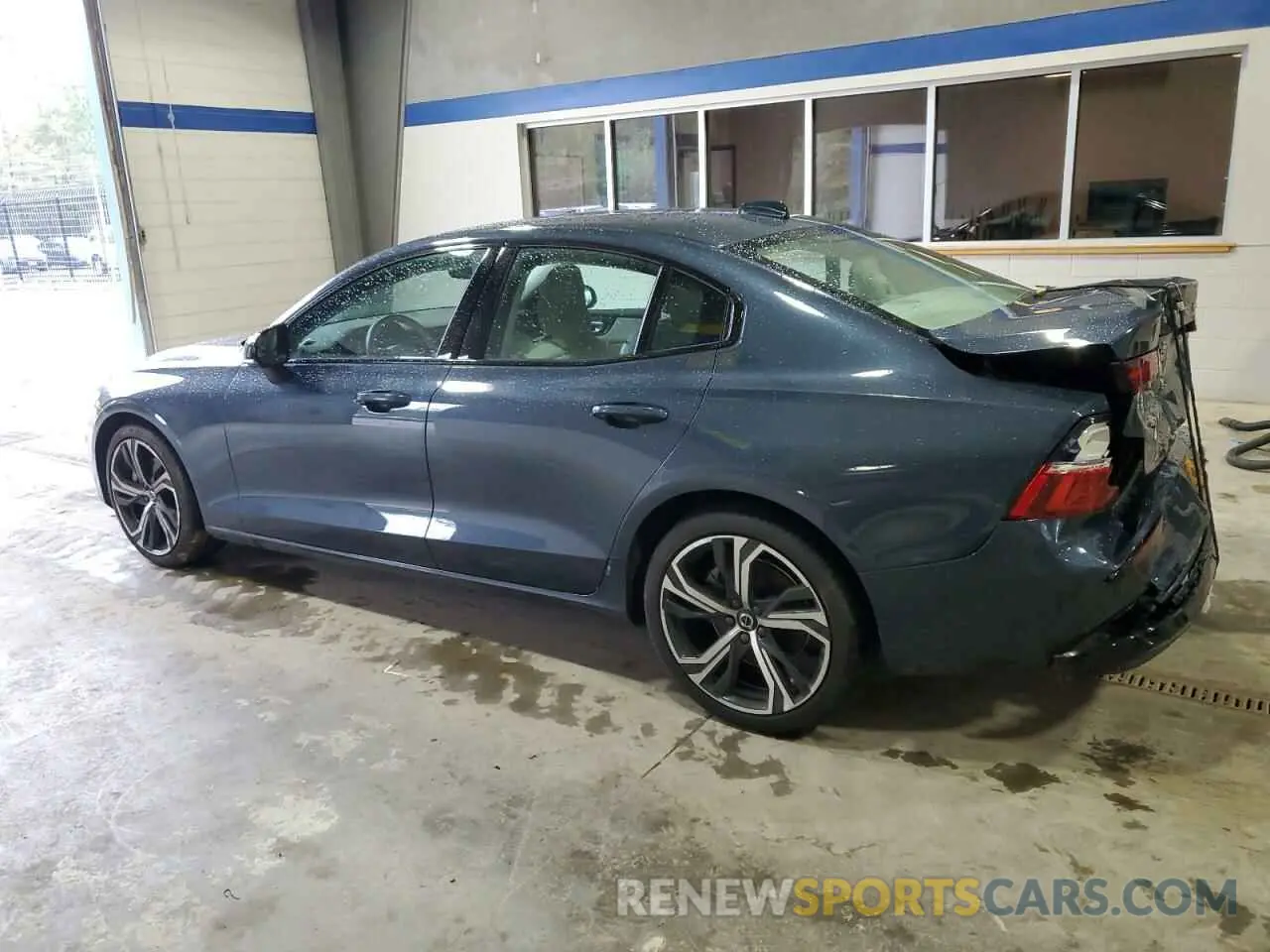 2 Photograph of a damaged car 7JRL12FL7RG314435 VOLVO S60 PLUS 2024