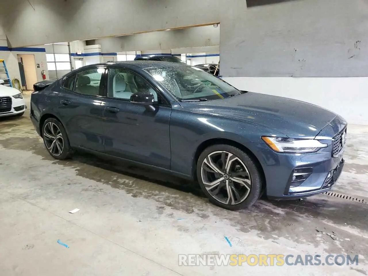 4 Photograph of a damaged car 7JRL12FL7RG314435 VOLVO S60 PLUS 2024