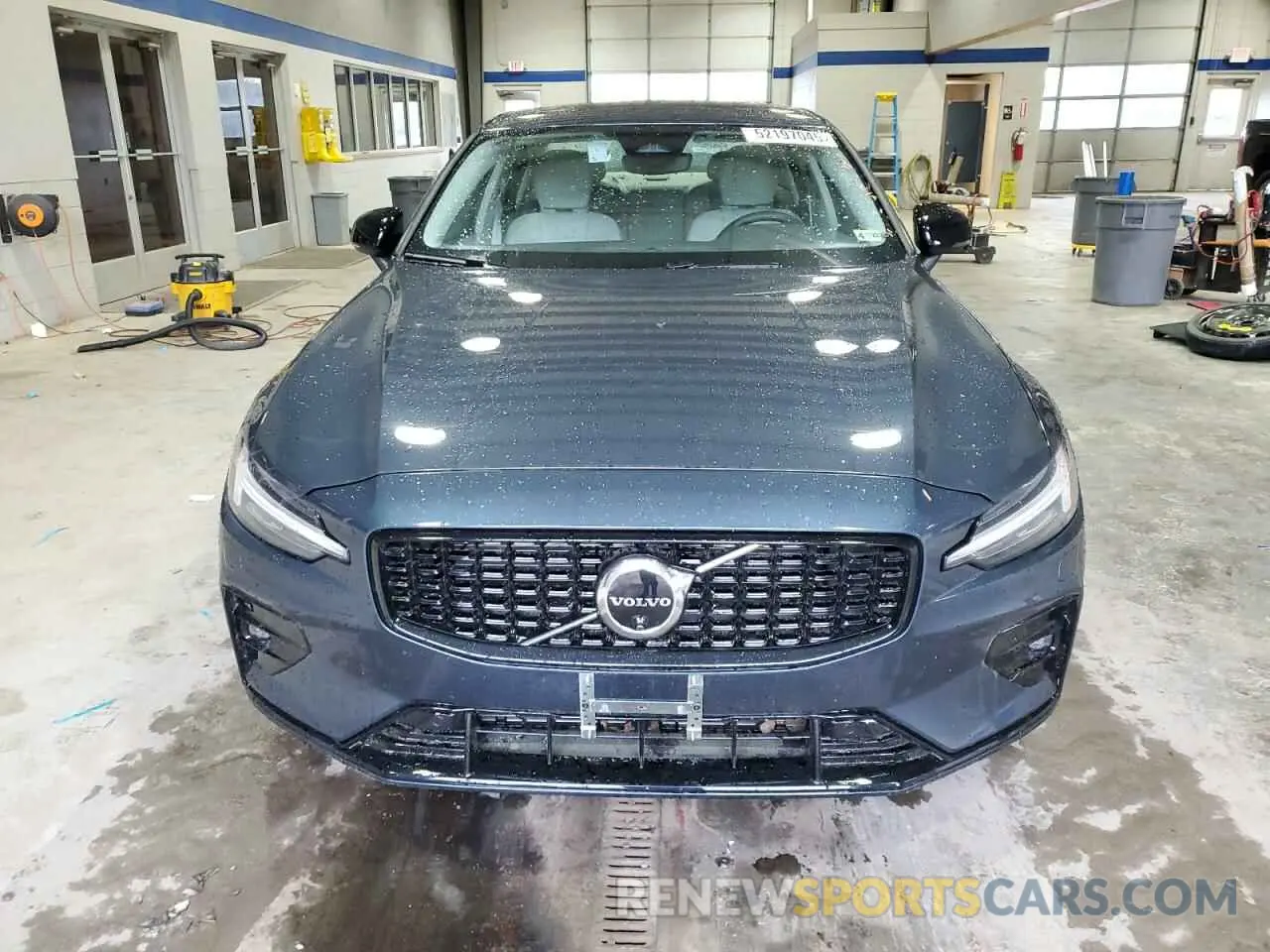 5 Photograph of a damaged car 7JRL12FL7RG314435 VOLVO S60 PLUS 2024