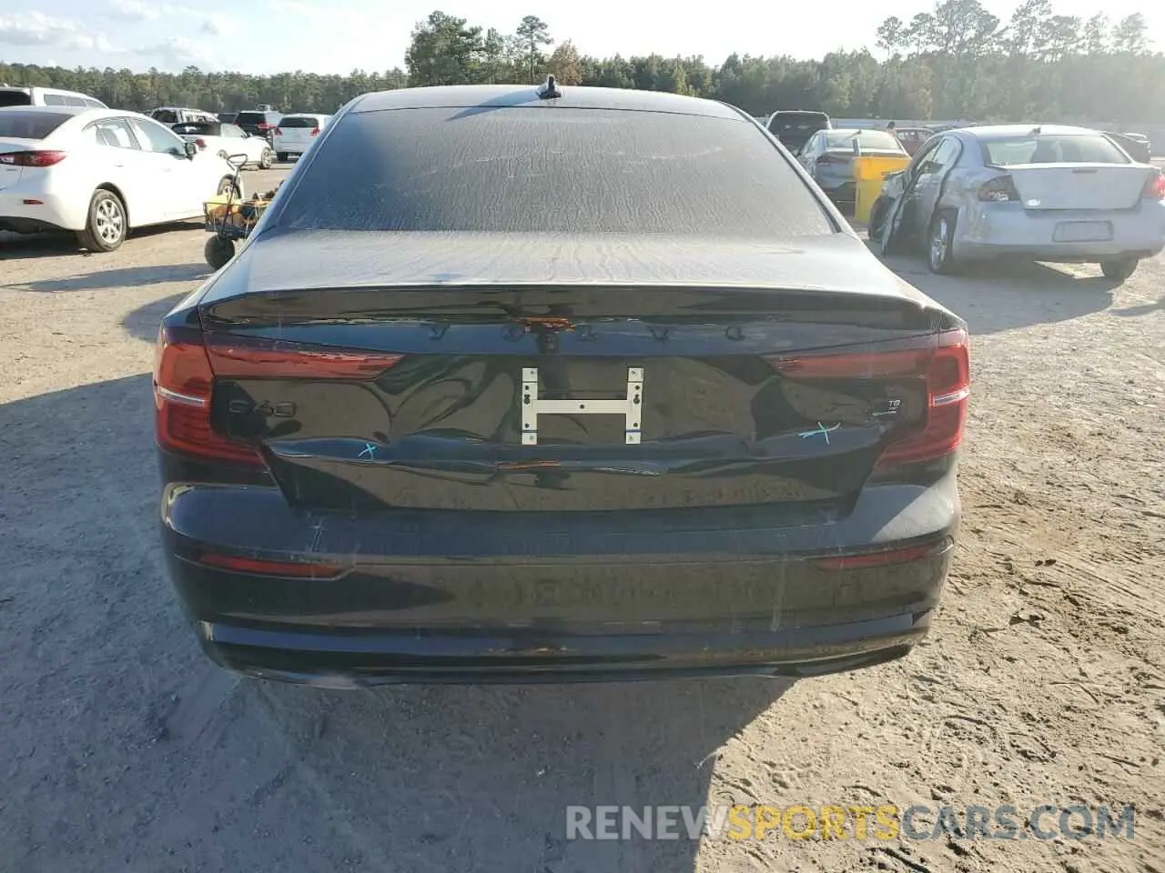 6 Photograph of a damaged car 7JRL12TH5RG315499 VOLVO S60 PLUS 2024